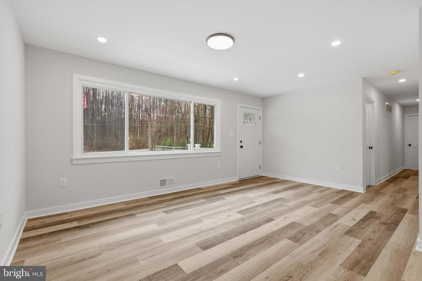 7258 Forest Avenue photo 5