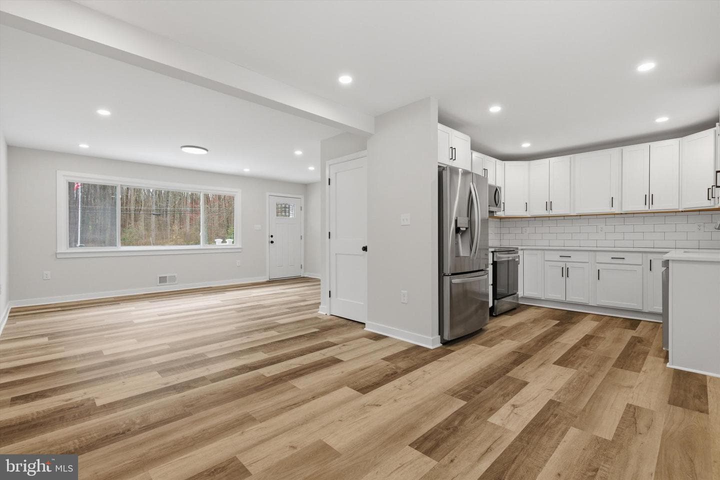 7258 Forest Avenue photo 7