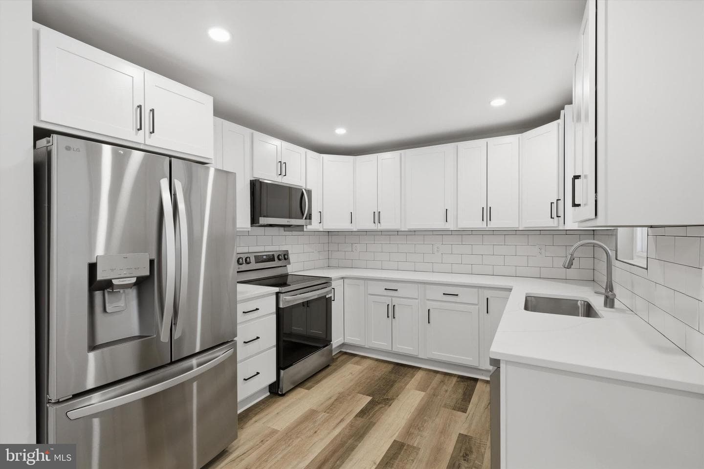 7258 Forest Avenue photo 9