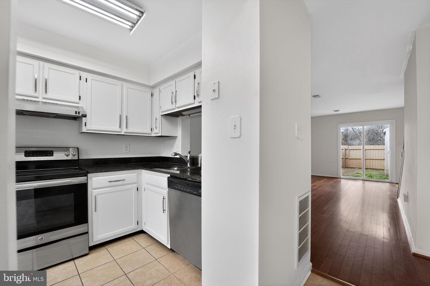 8114 Cloverhurst Road photo 4