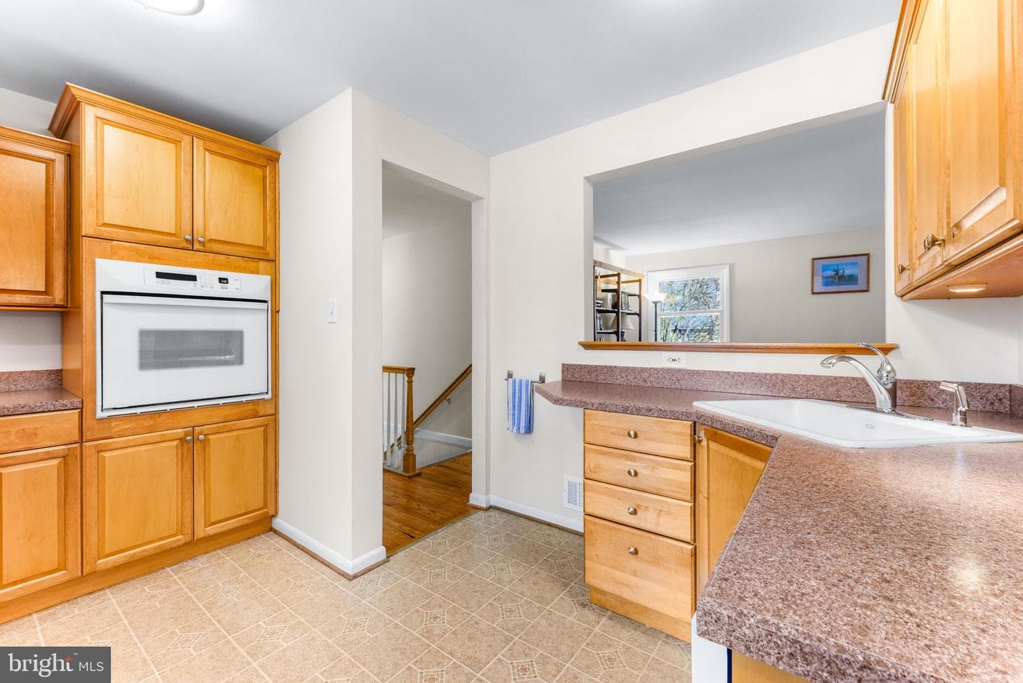 310 Fernwood photo 23