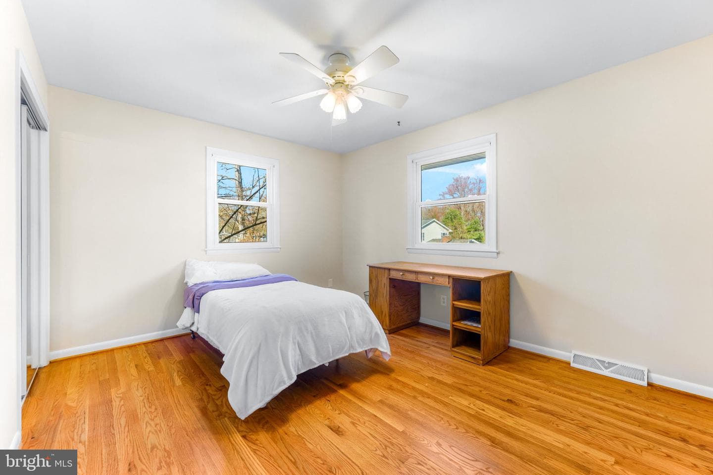 310 Fernwood photo 37