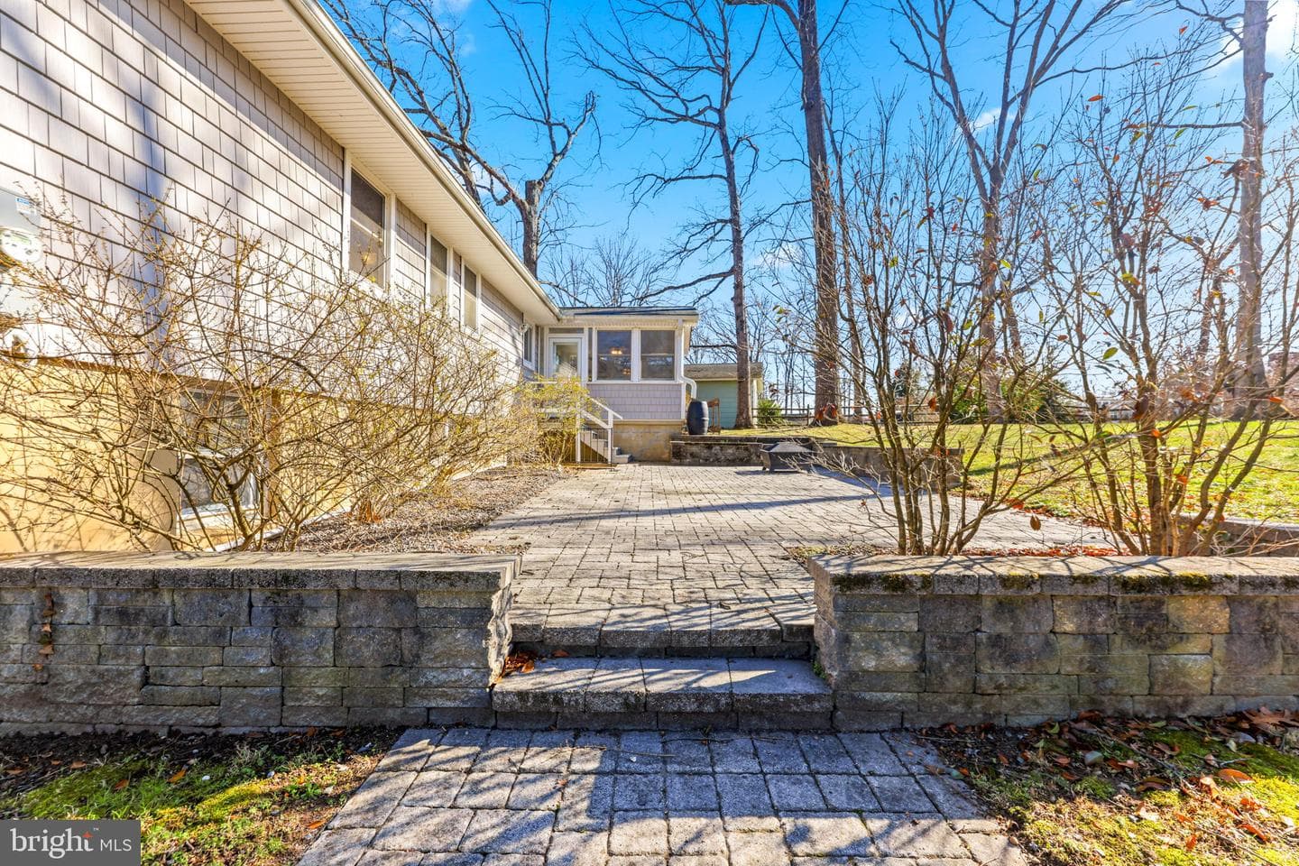 310 Fernwood photo 45