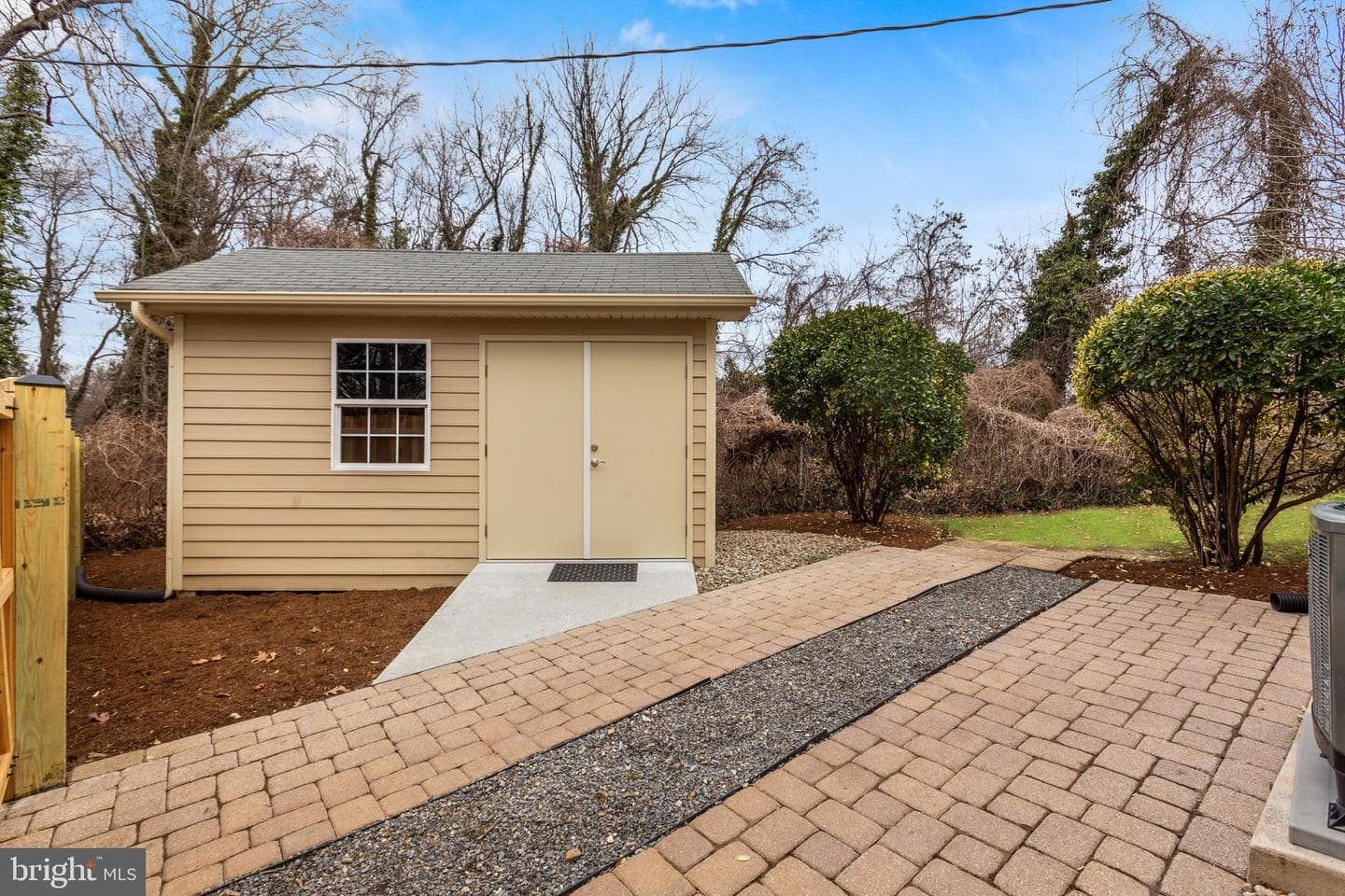 218 Lees Lane photo 36