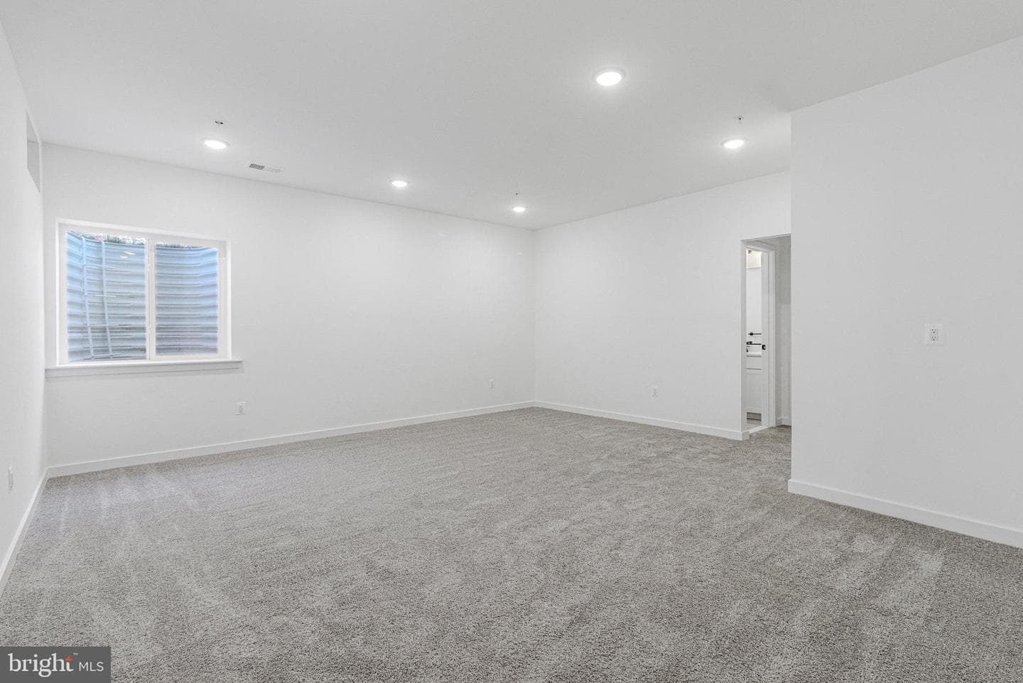 5726 Howard Drive photo 17