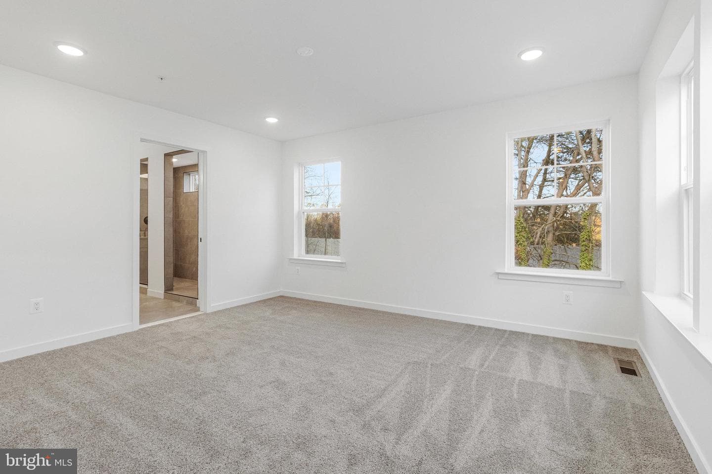 5726 Howard Drive photo 25