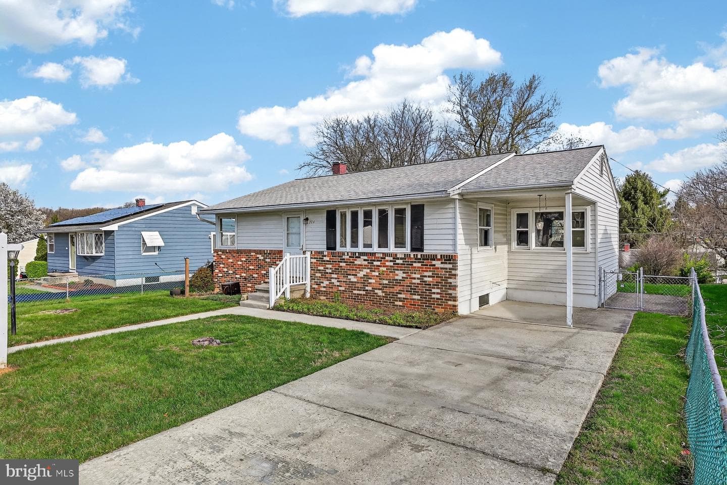 804 Bentwillow Drive photo 2
