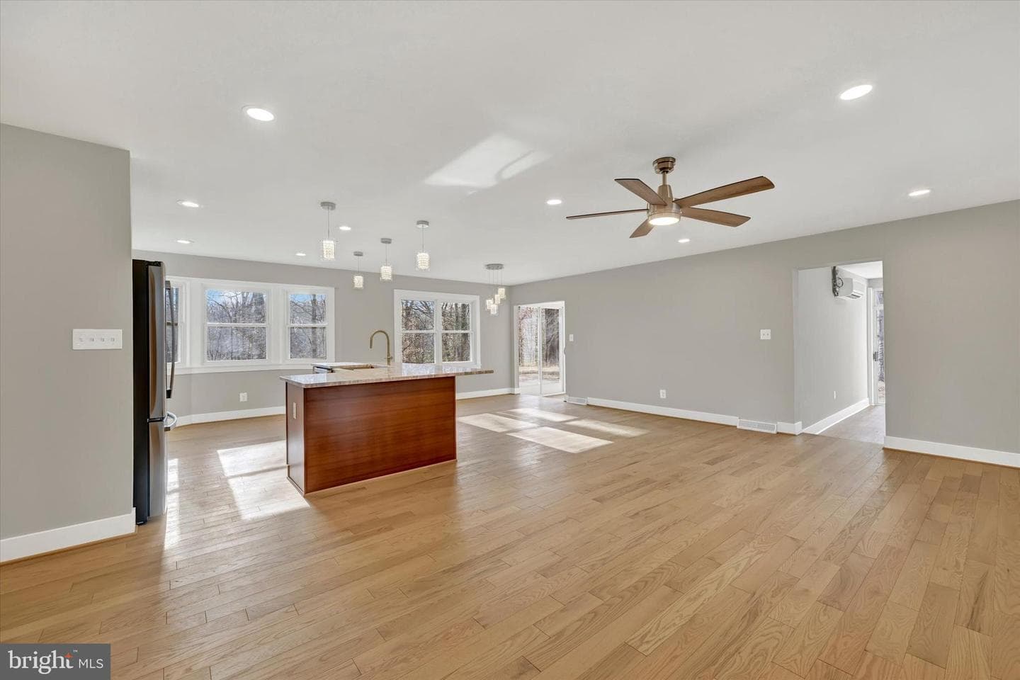 1254 Sheridan Road photo 4