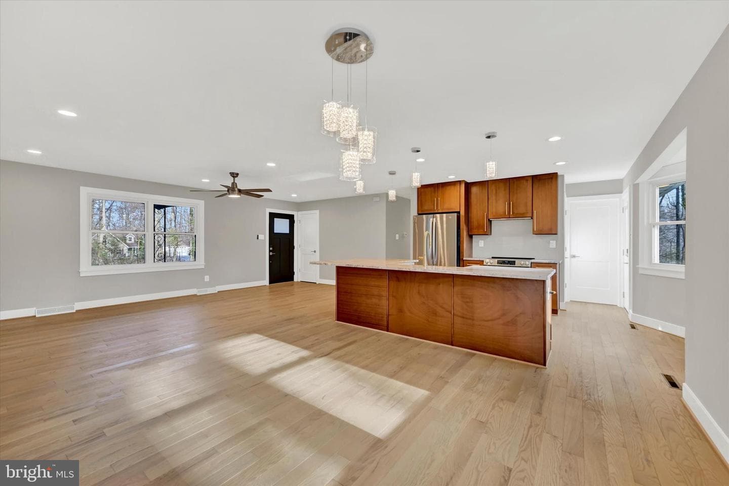 1254 Sheridan Road photo 8