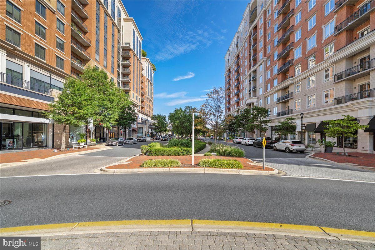 1915 Towne Centre Boulevard #403 photo 53