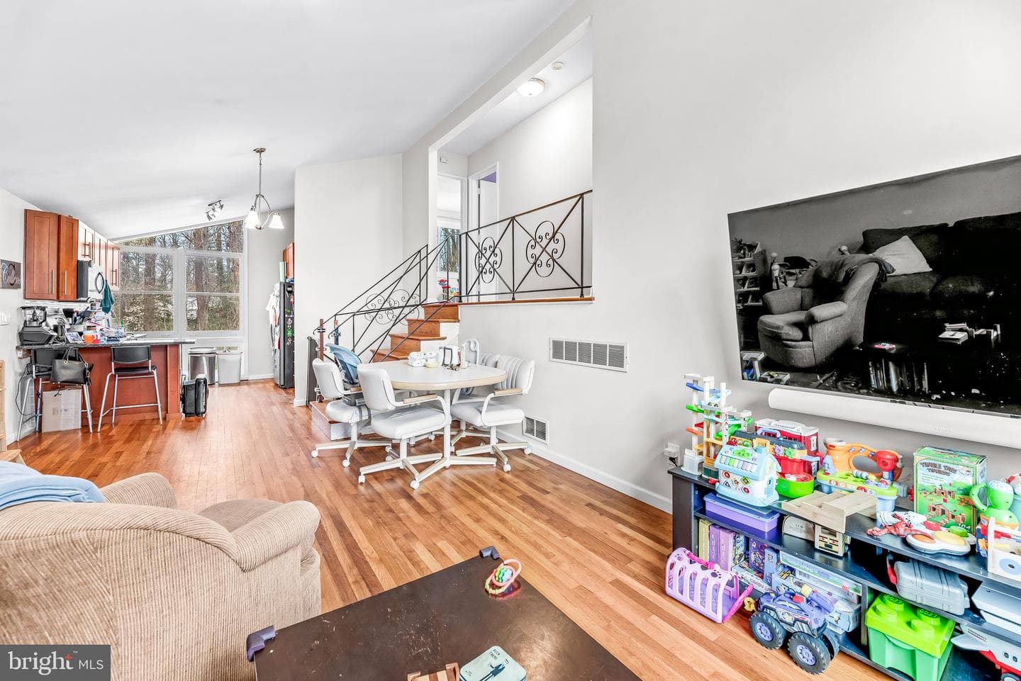 207 1st Street photo 10