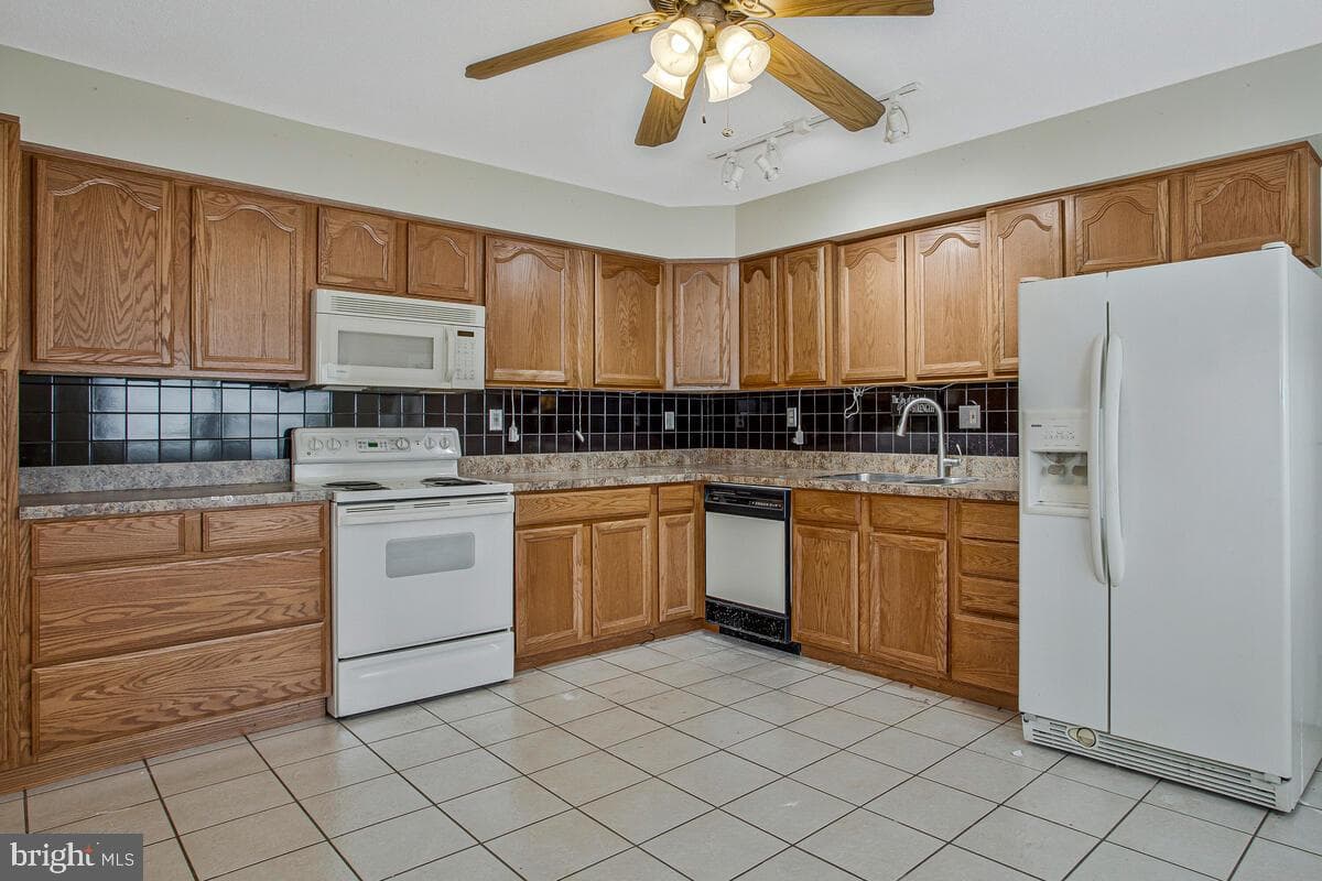 2646 Quiet Water Cove photo 15