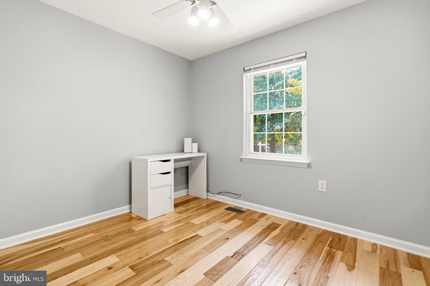 7845 Metacomet Road photo 6