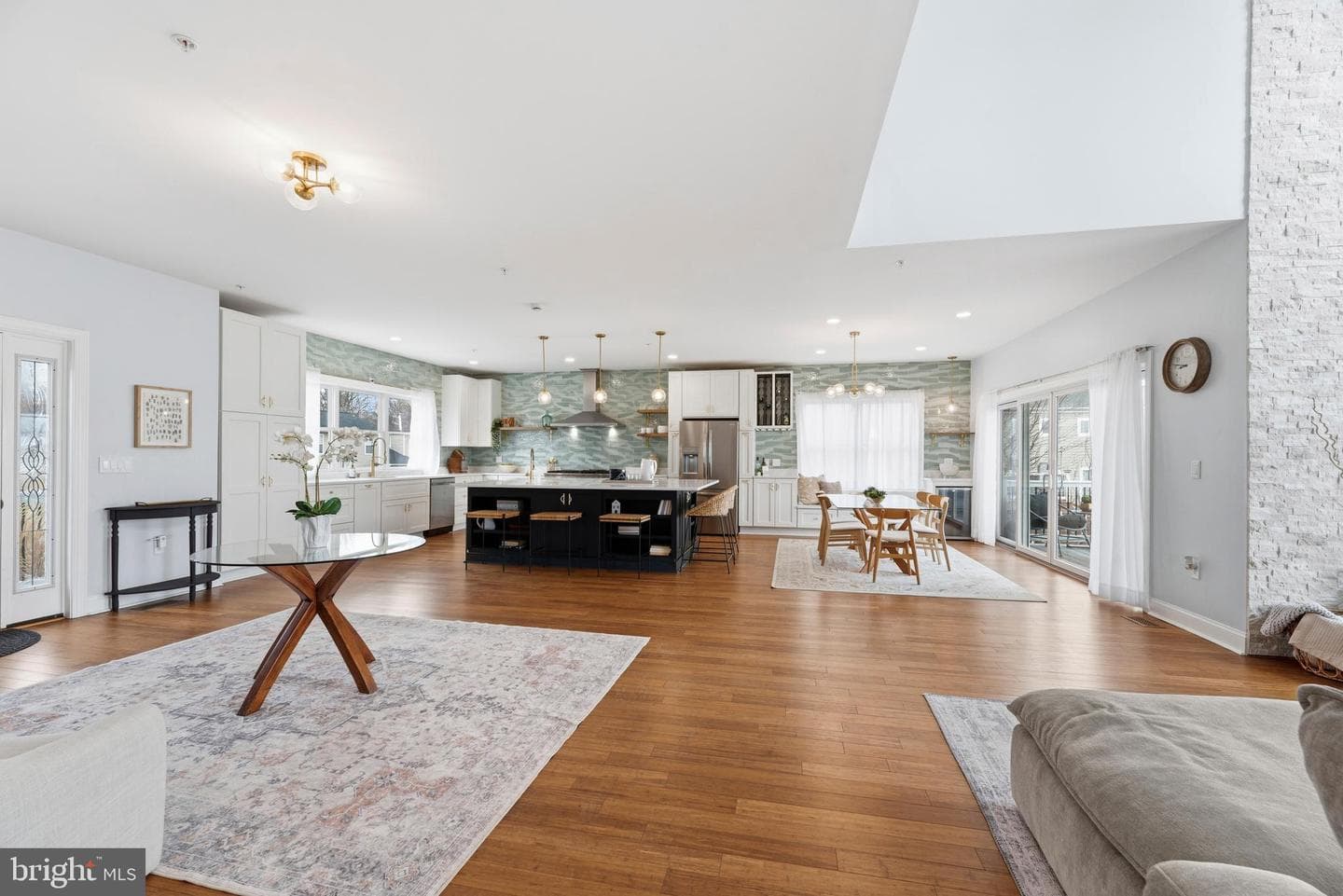 3675 1st Avenue photo 12