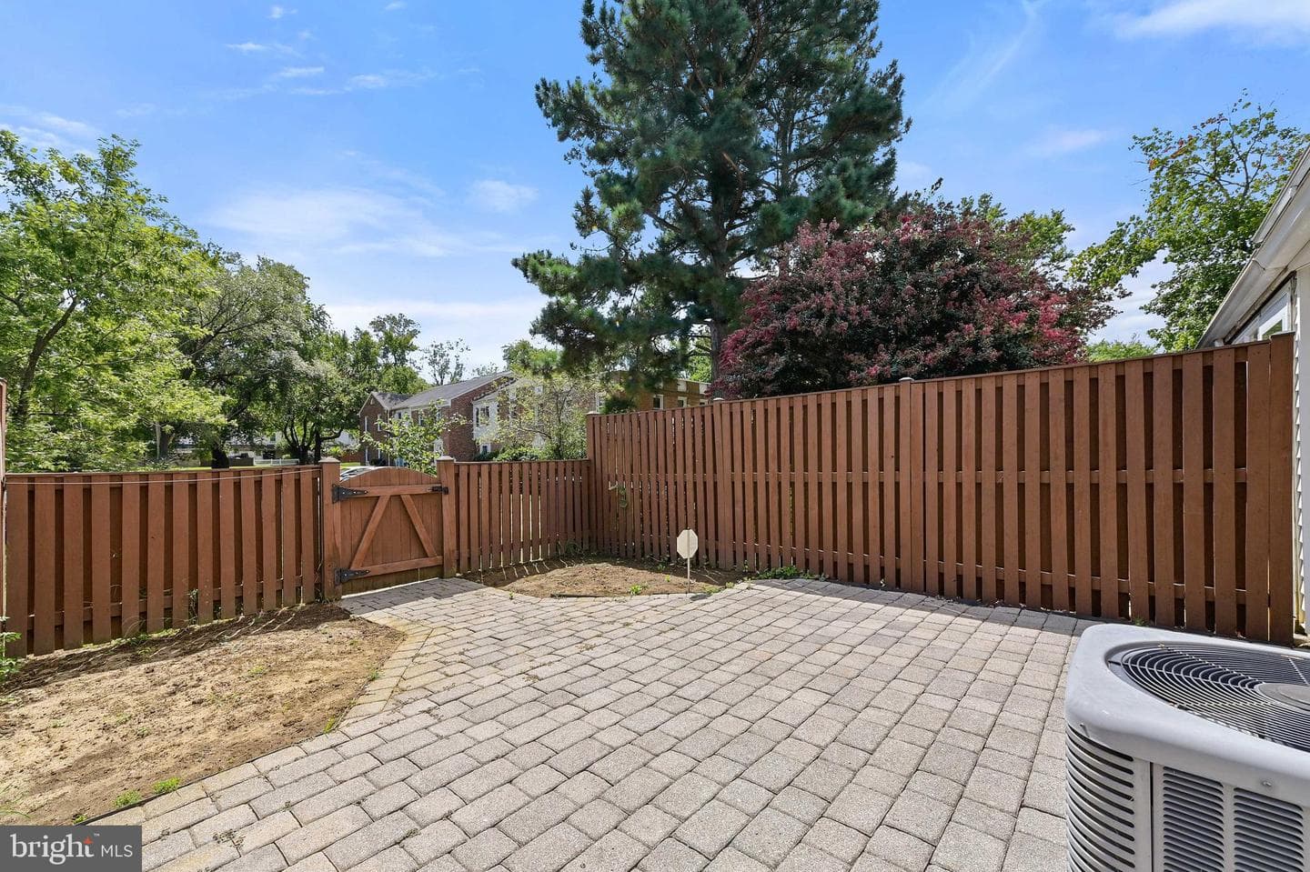 130 Dumbarton Drive photo 13