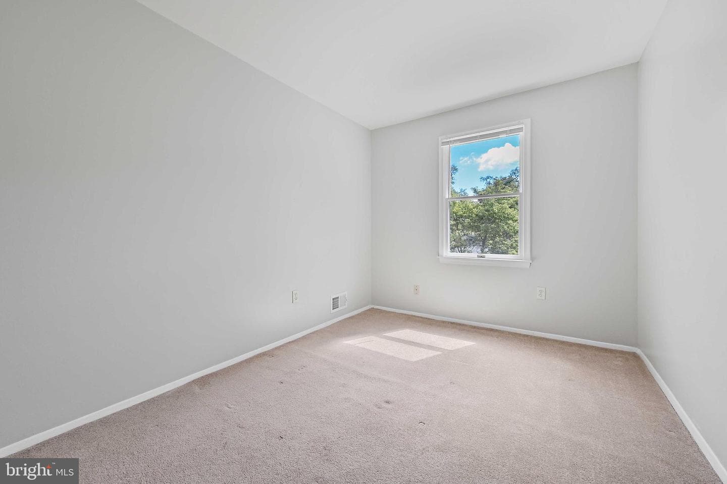 130 Dumbarton Drive photo 34