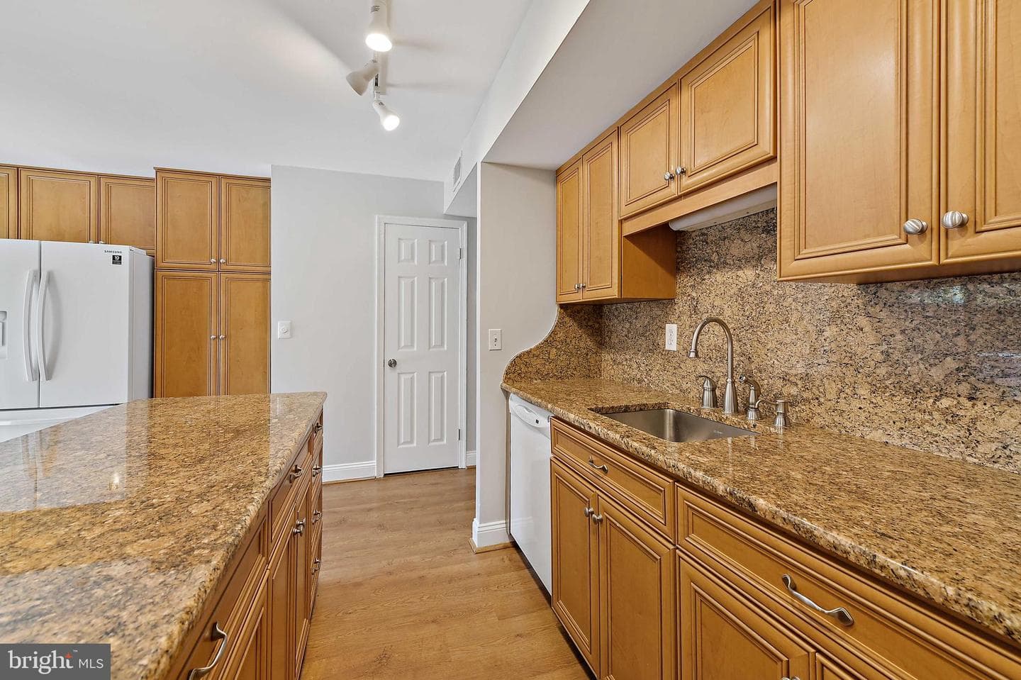 130 Dumbarton Drive photo 5