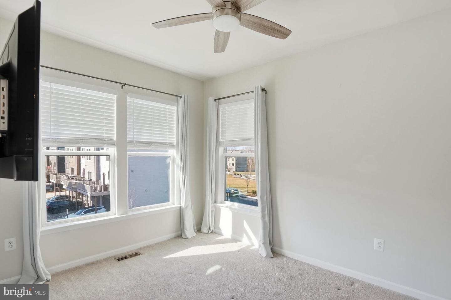 211 Narrowleaf Way photo 22