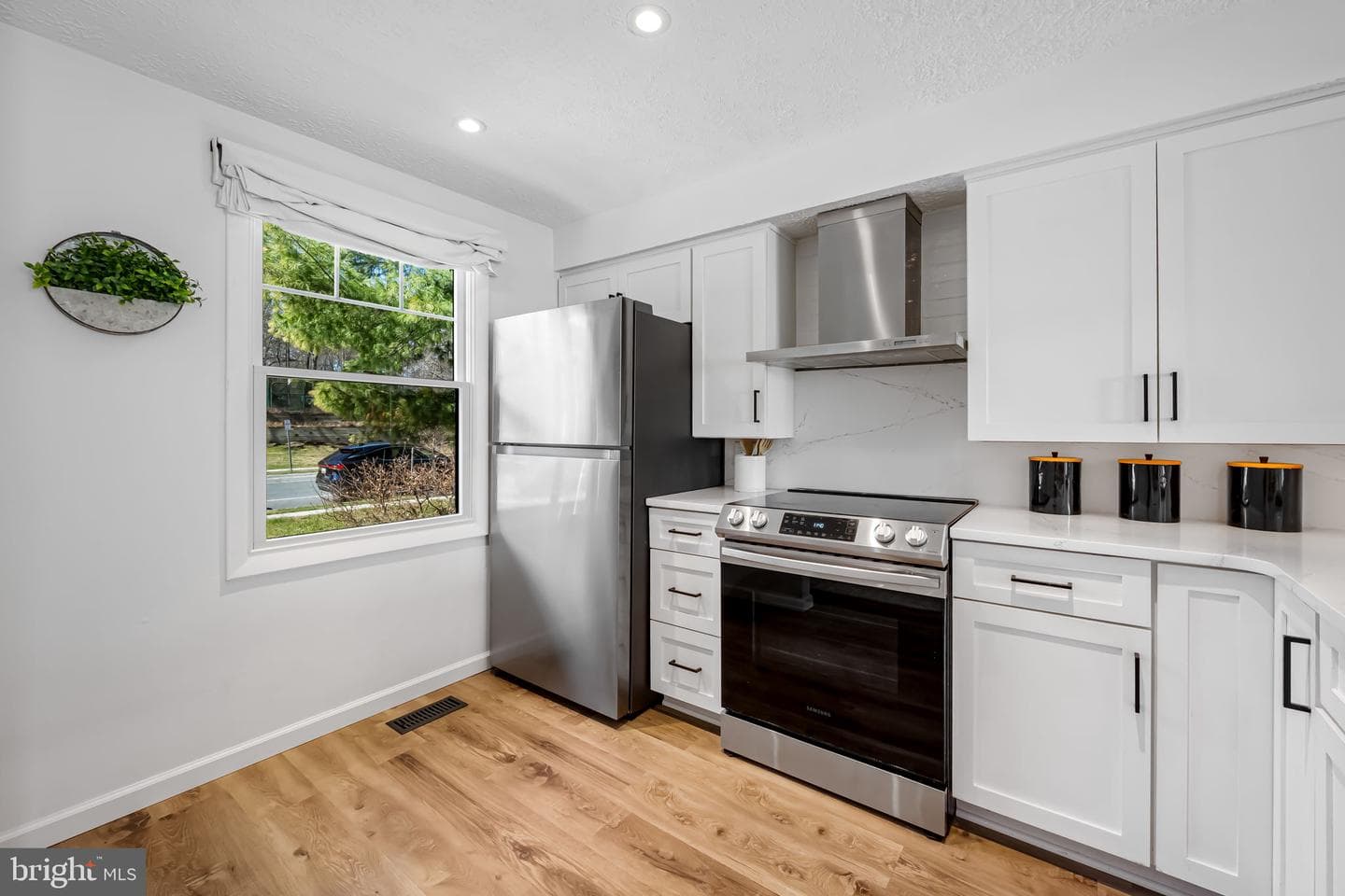 8121 Tower Bridge Drive photo 5