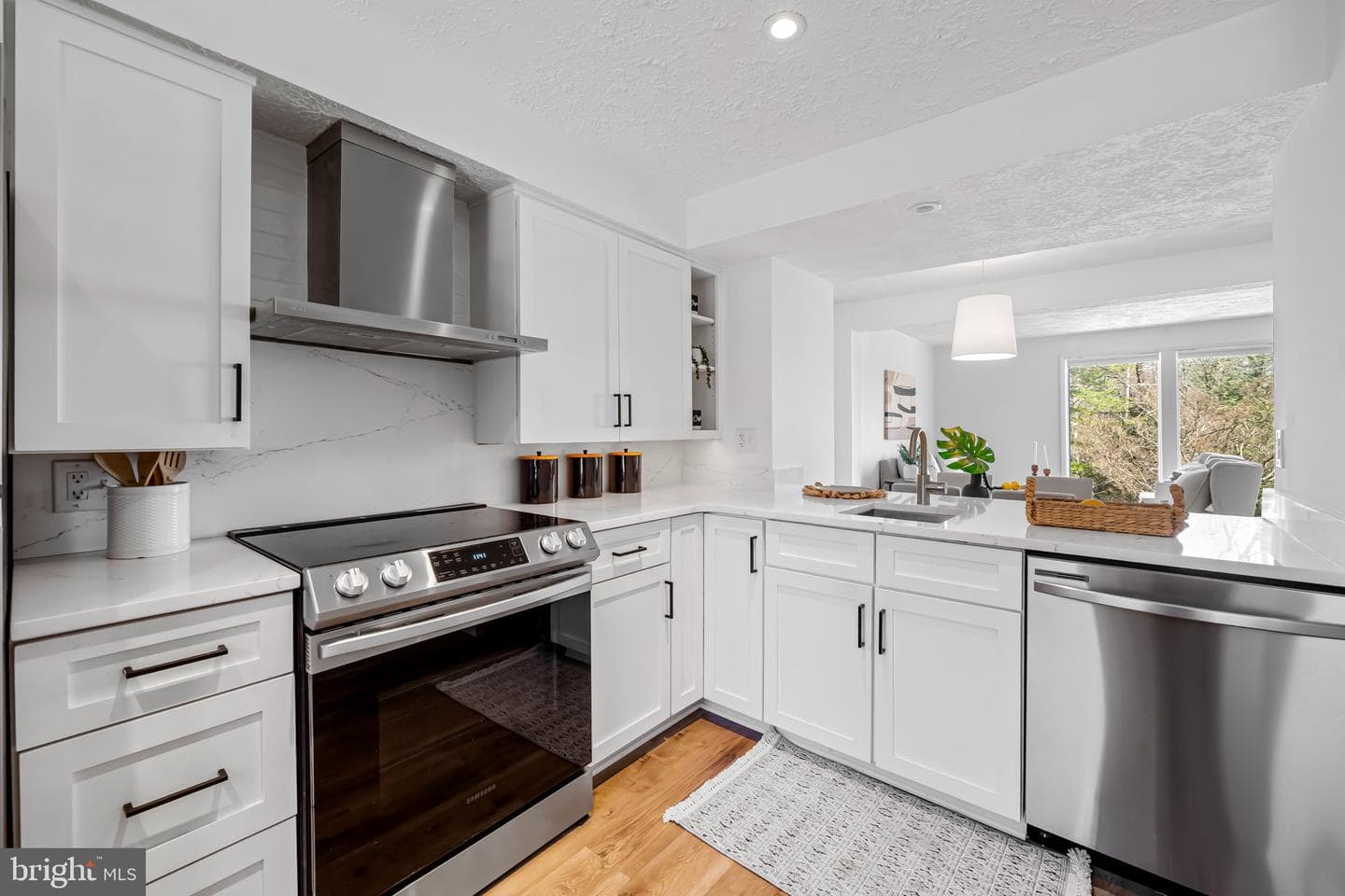 8121 Tower Bridge Drive photo 6