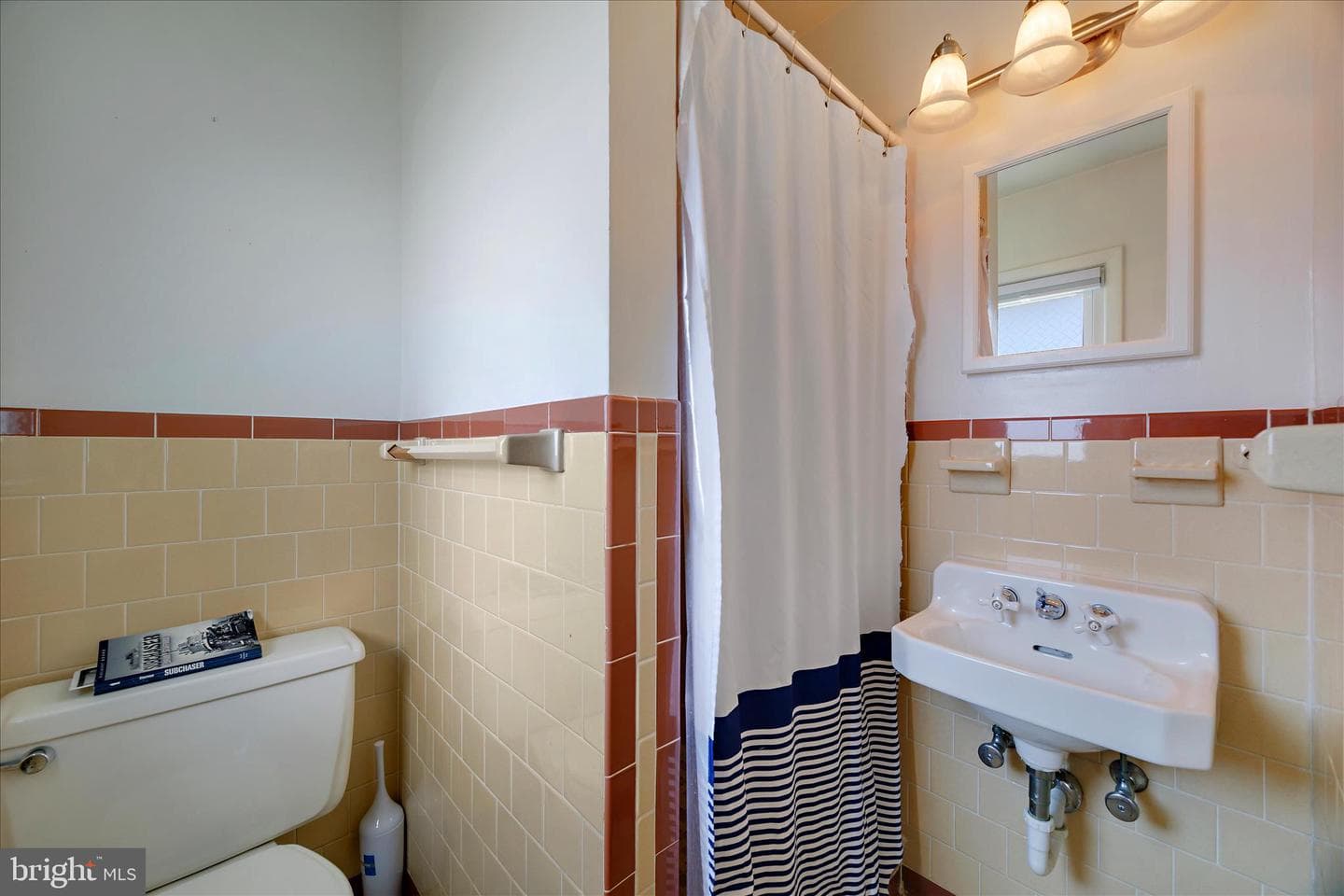 811 Teakwood Drive photo 25