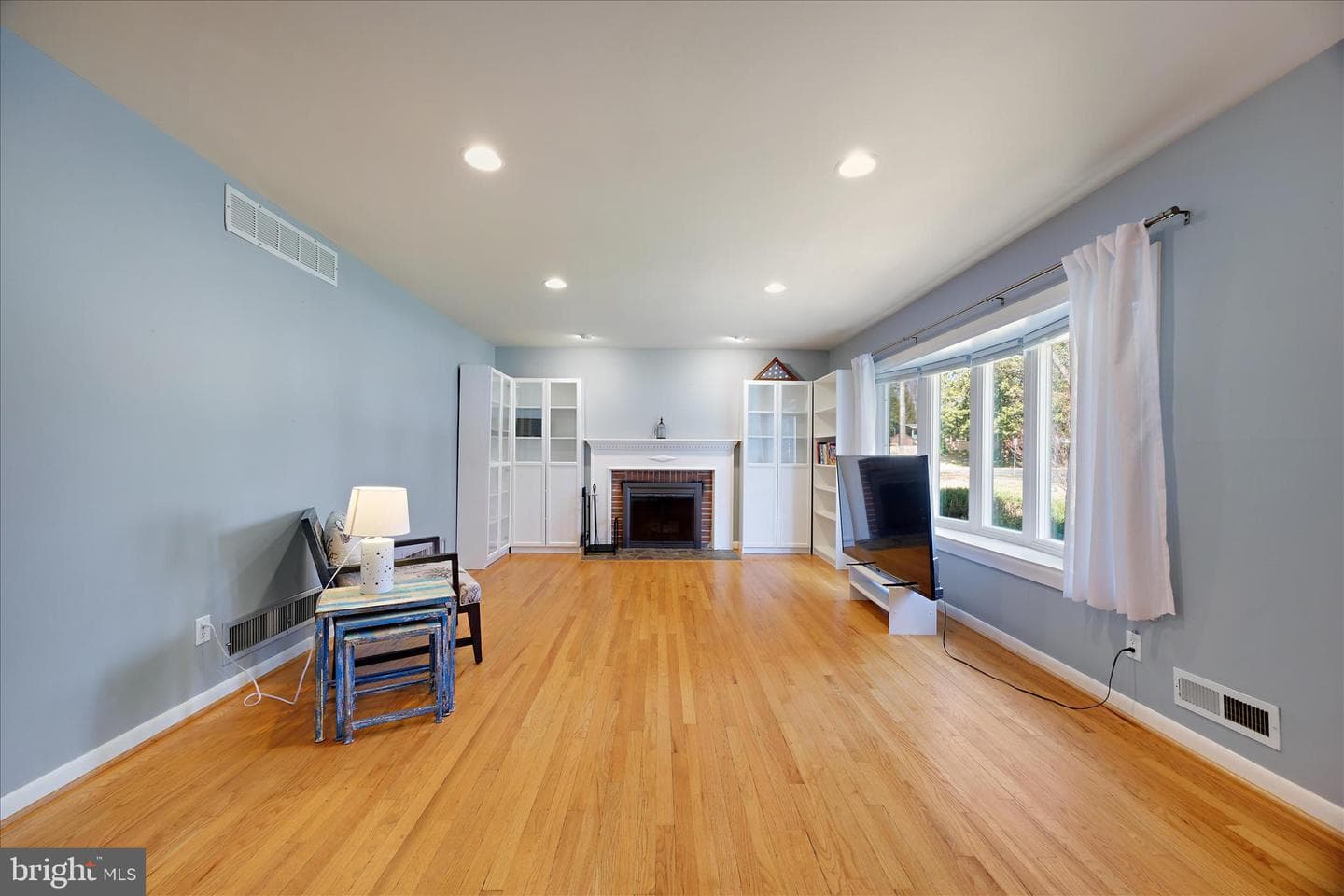 811 Teakwood Drive photo 7
