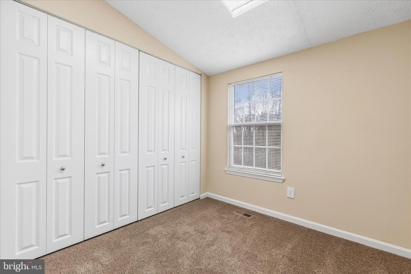 739 Willowby Run photo 17