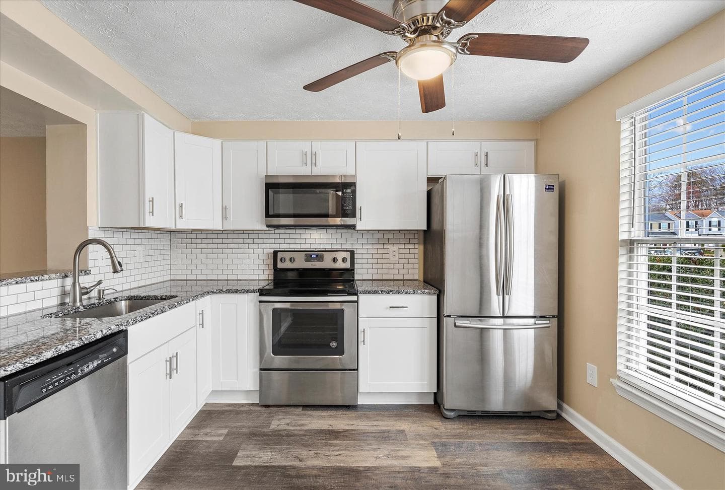 739 Willowby Run photo 2