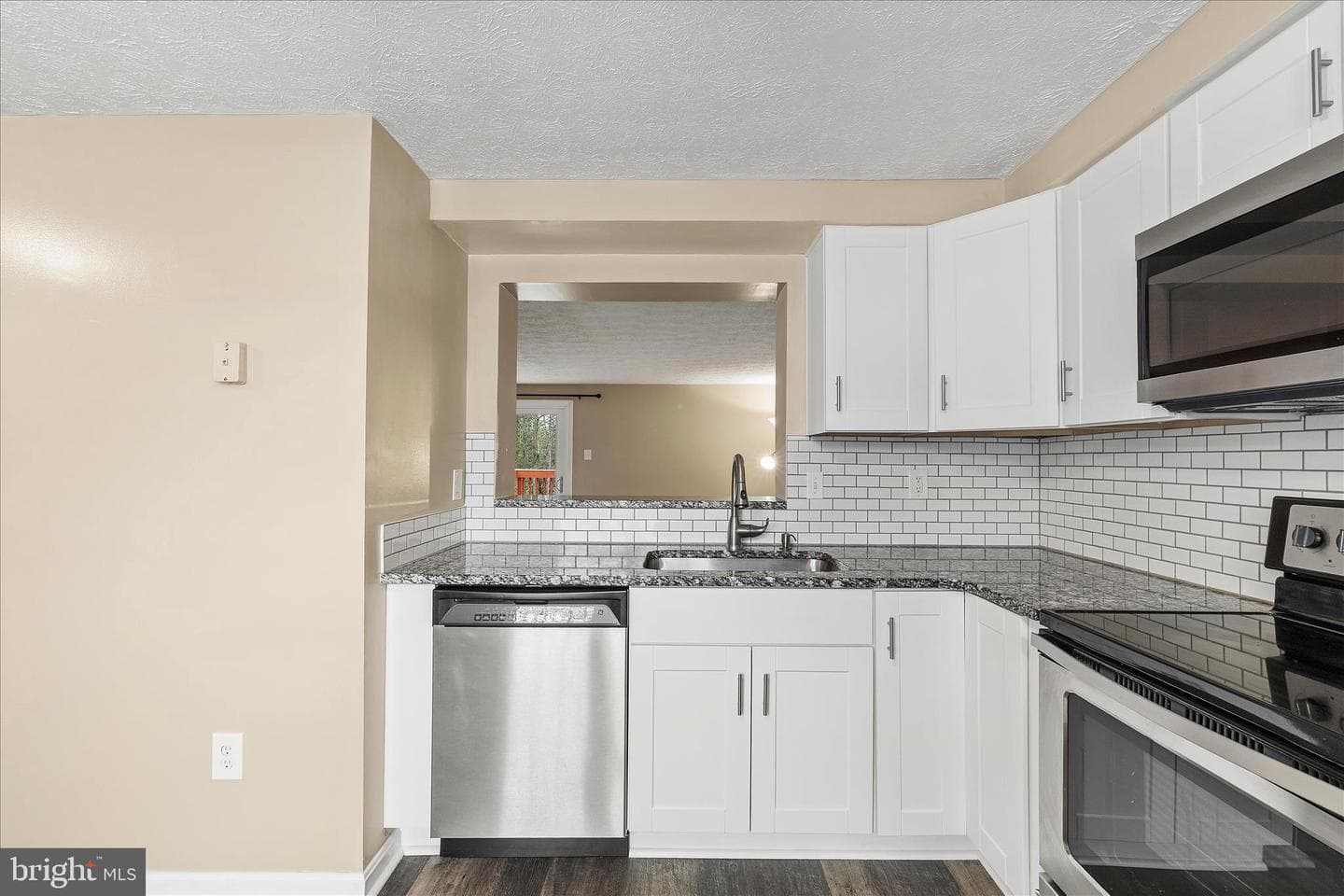 739 Willowby Run photo 6