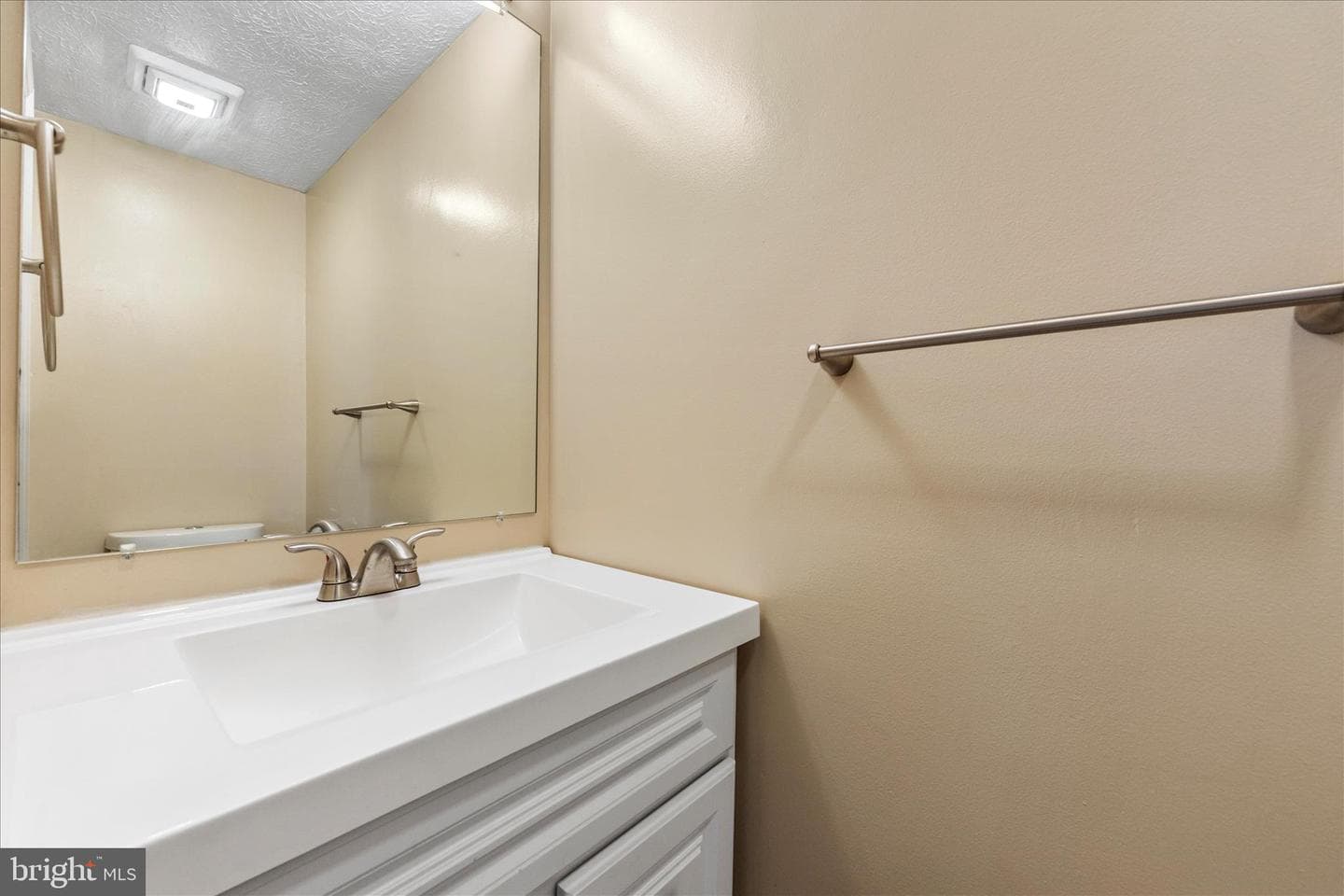 739 Willowby Run photo 7