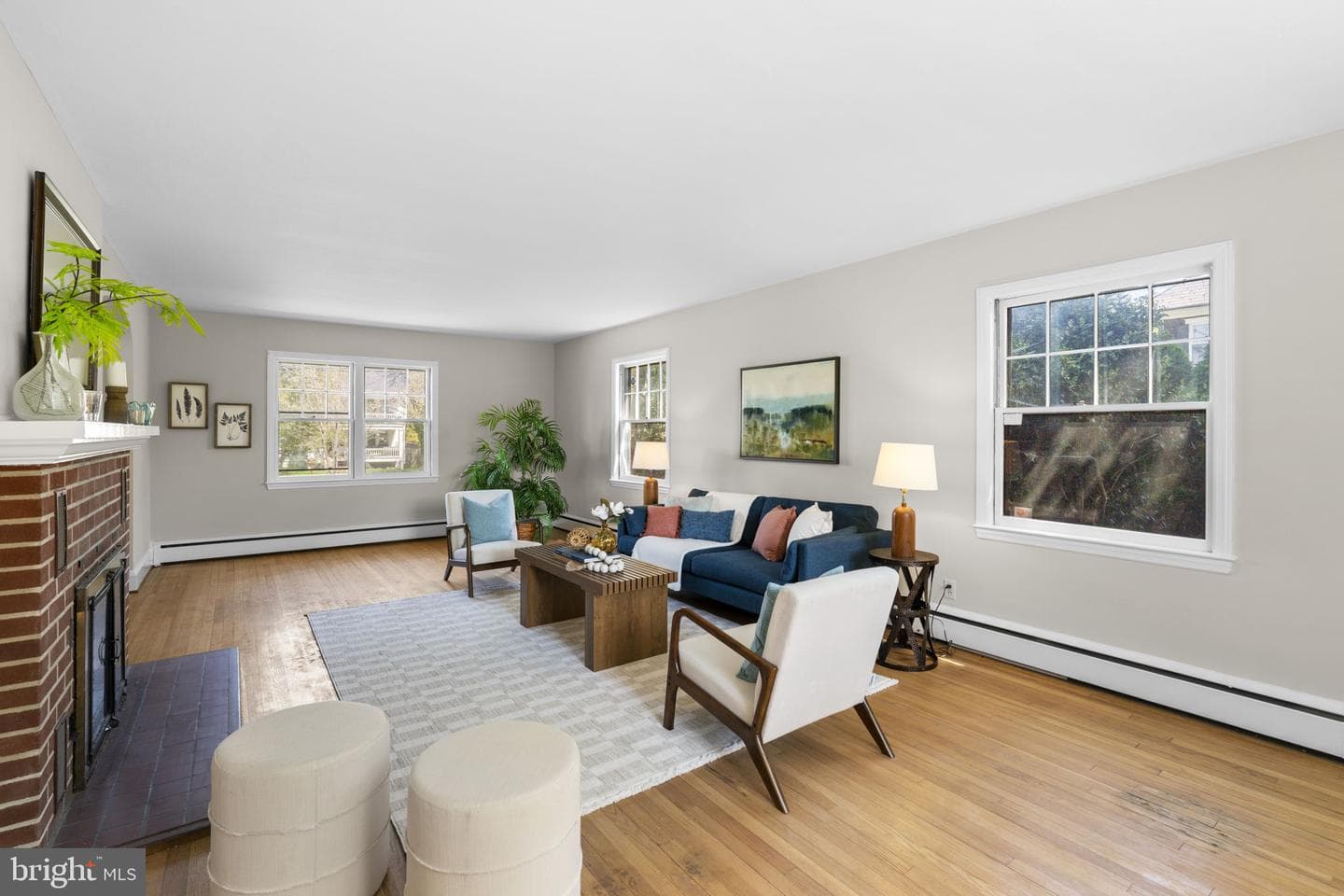 211 W Maple Road photo 8