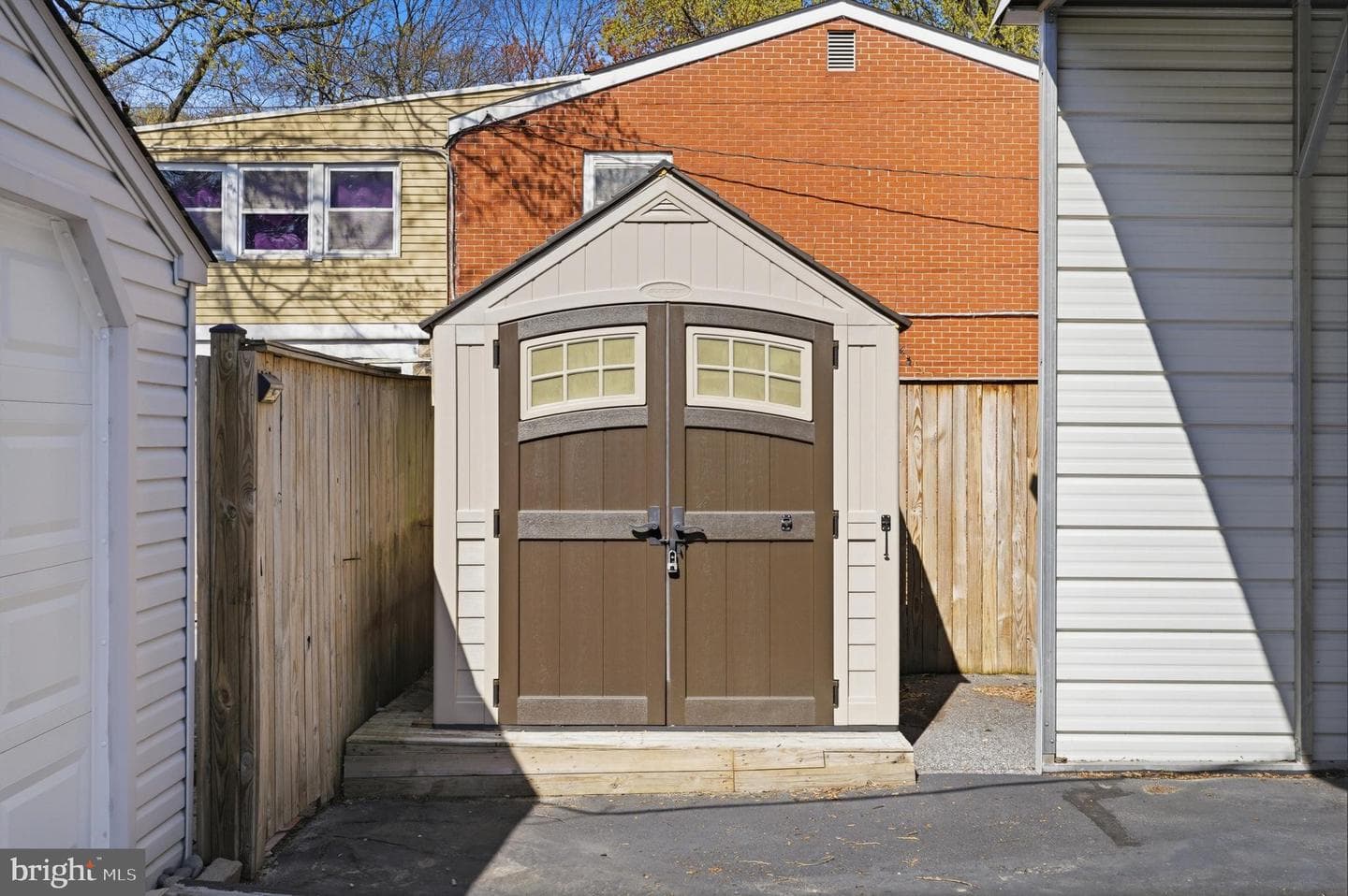 1556 Reinhardt Lane photo 43