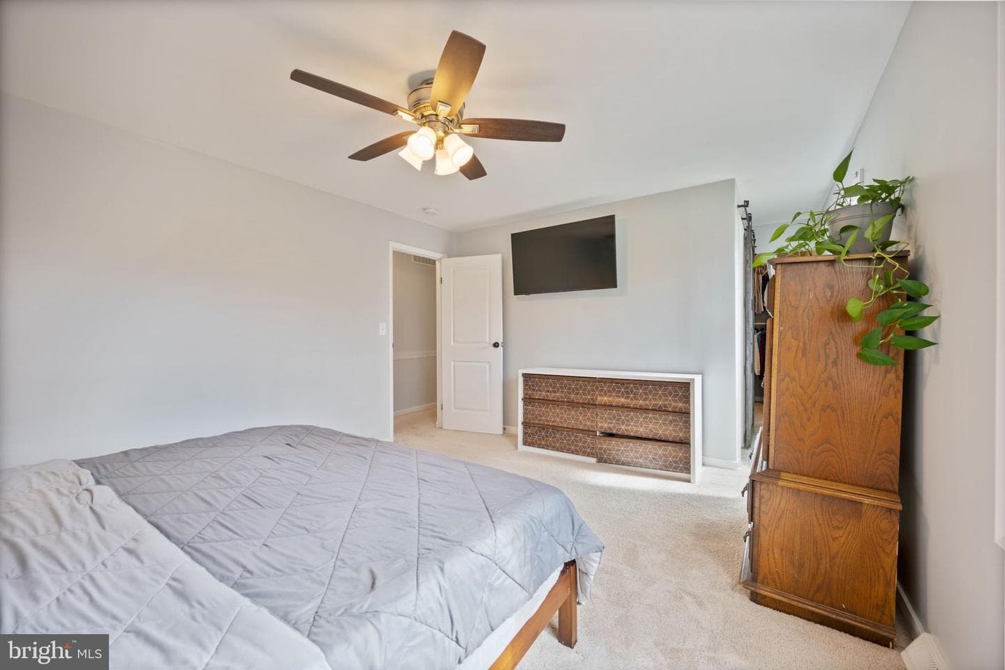 645 Ridgefield Court photo 19