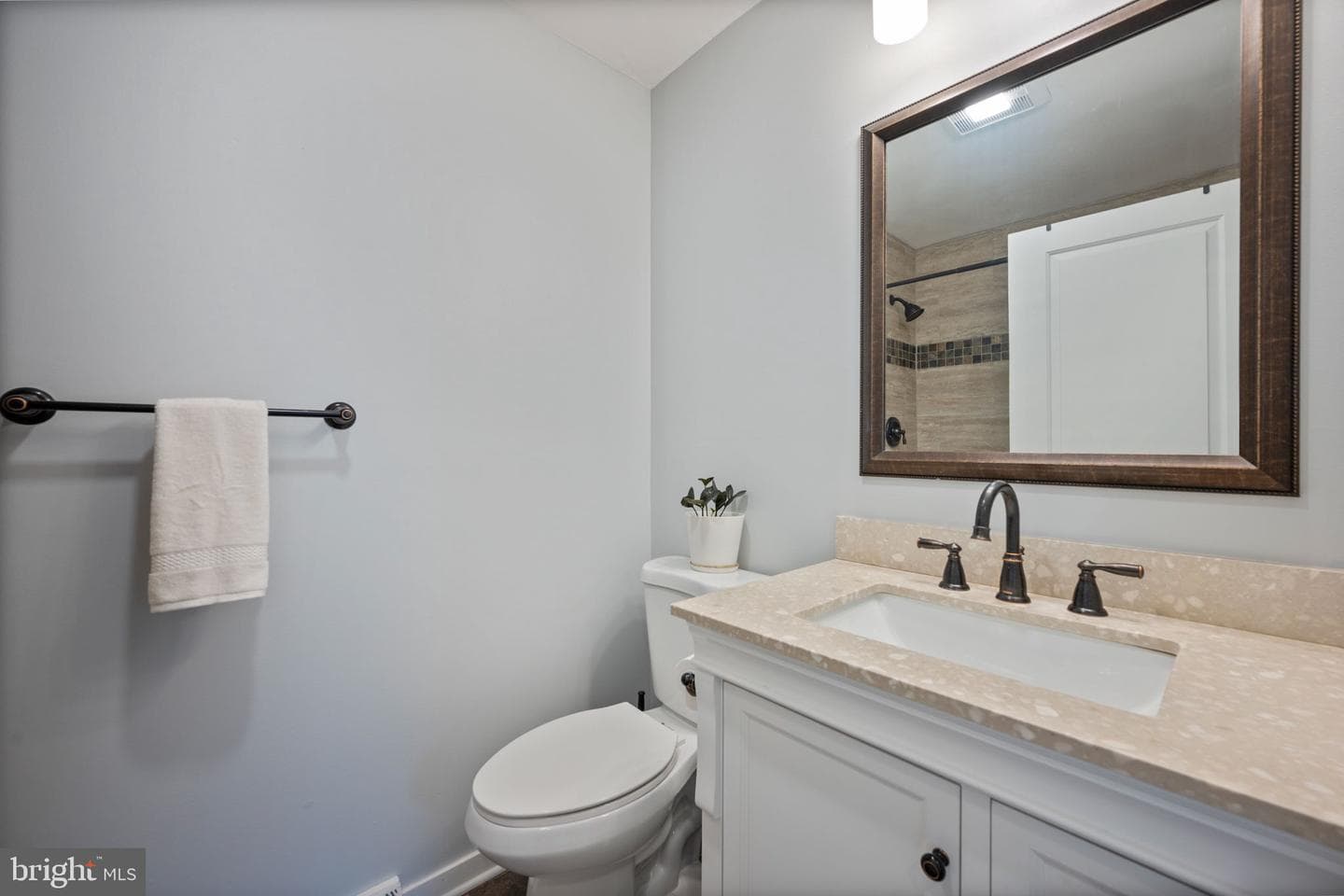 645 Ridgefield Court photo 33