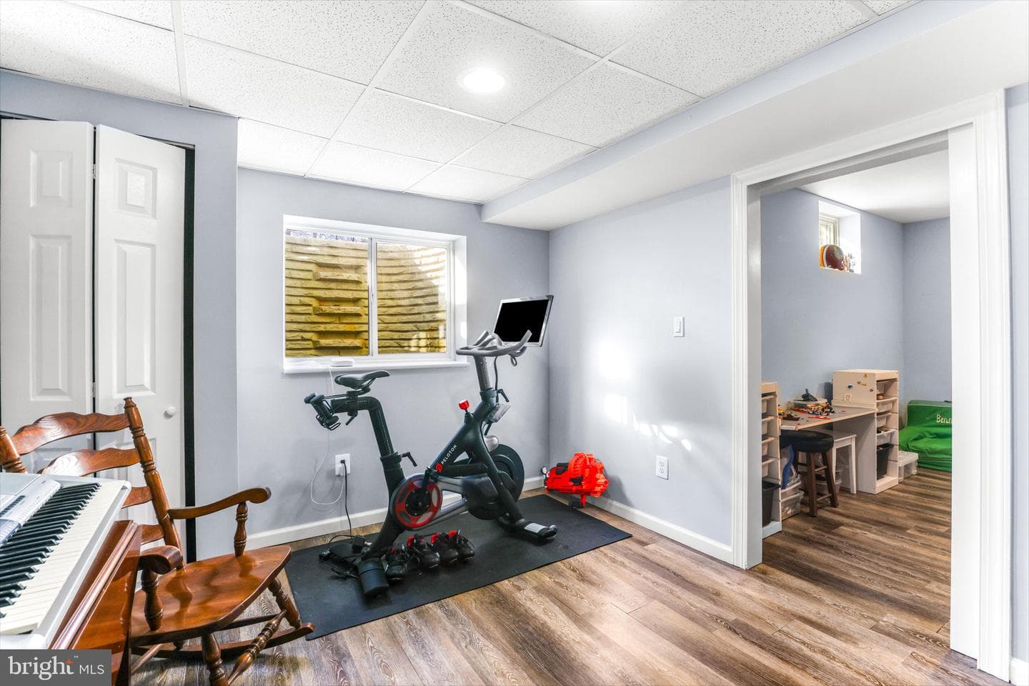 276 Shakespeare Drive photo 32