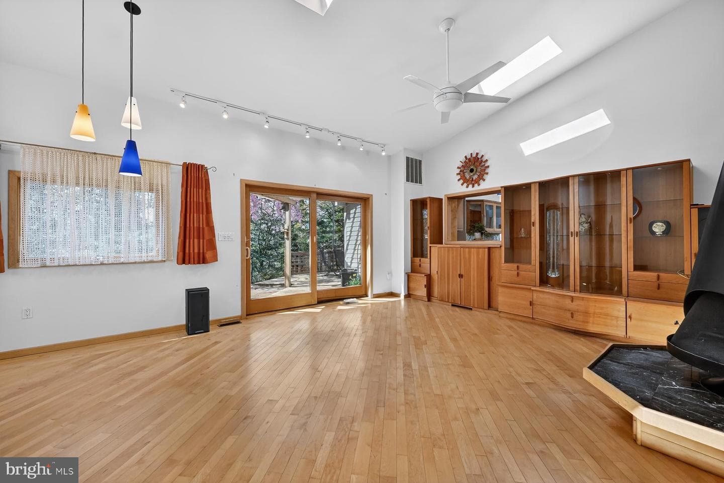 561 Arundel Drive photo 16