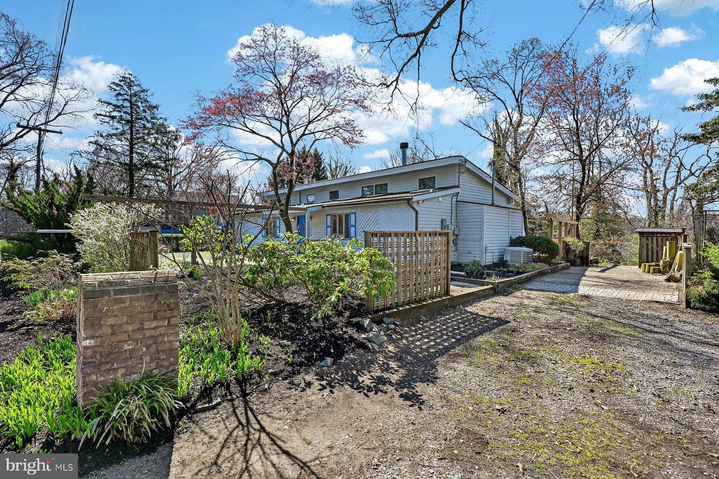 561 Arundel Drive photo 2