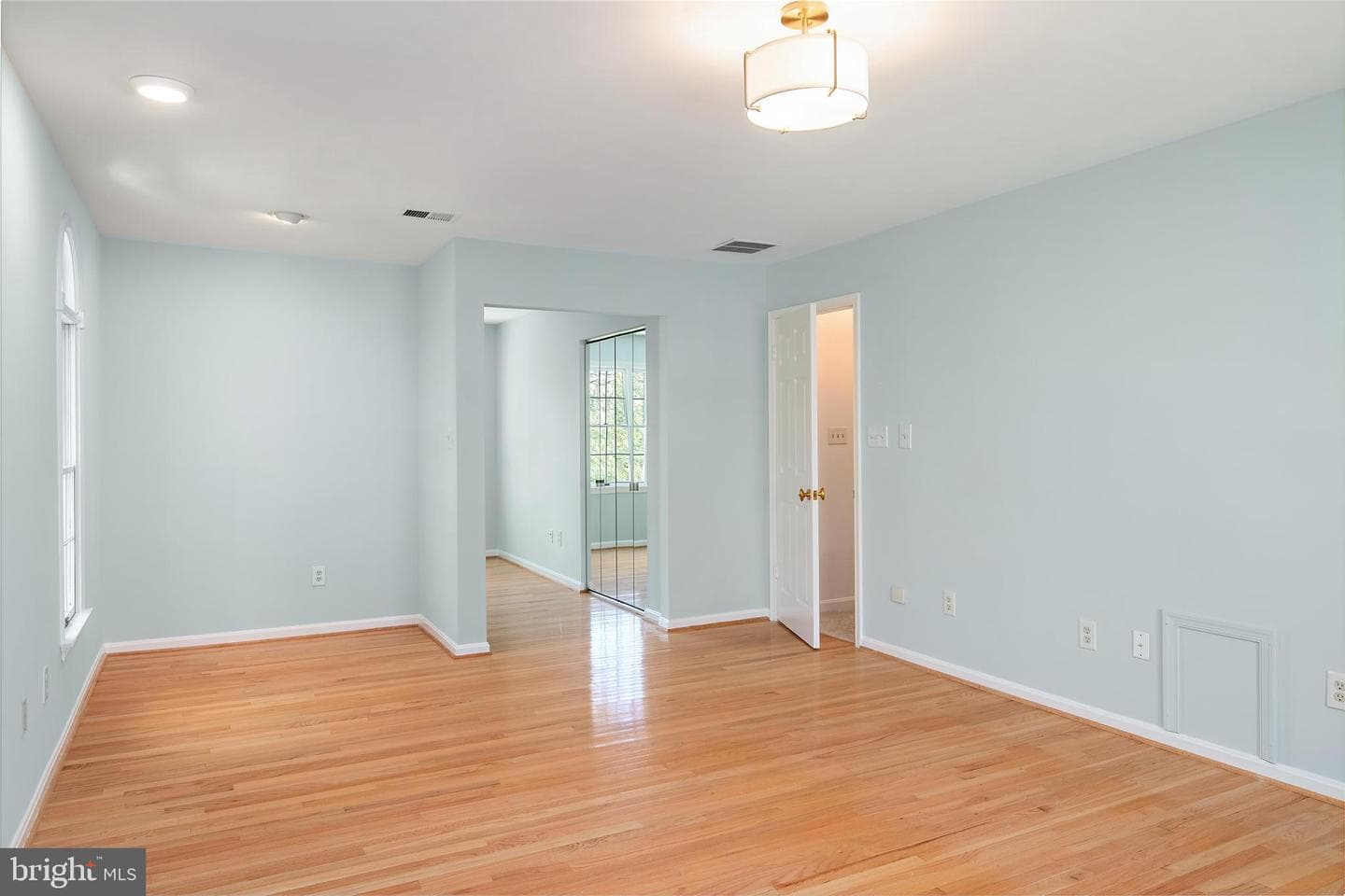 1788 Rochester Street photo 33