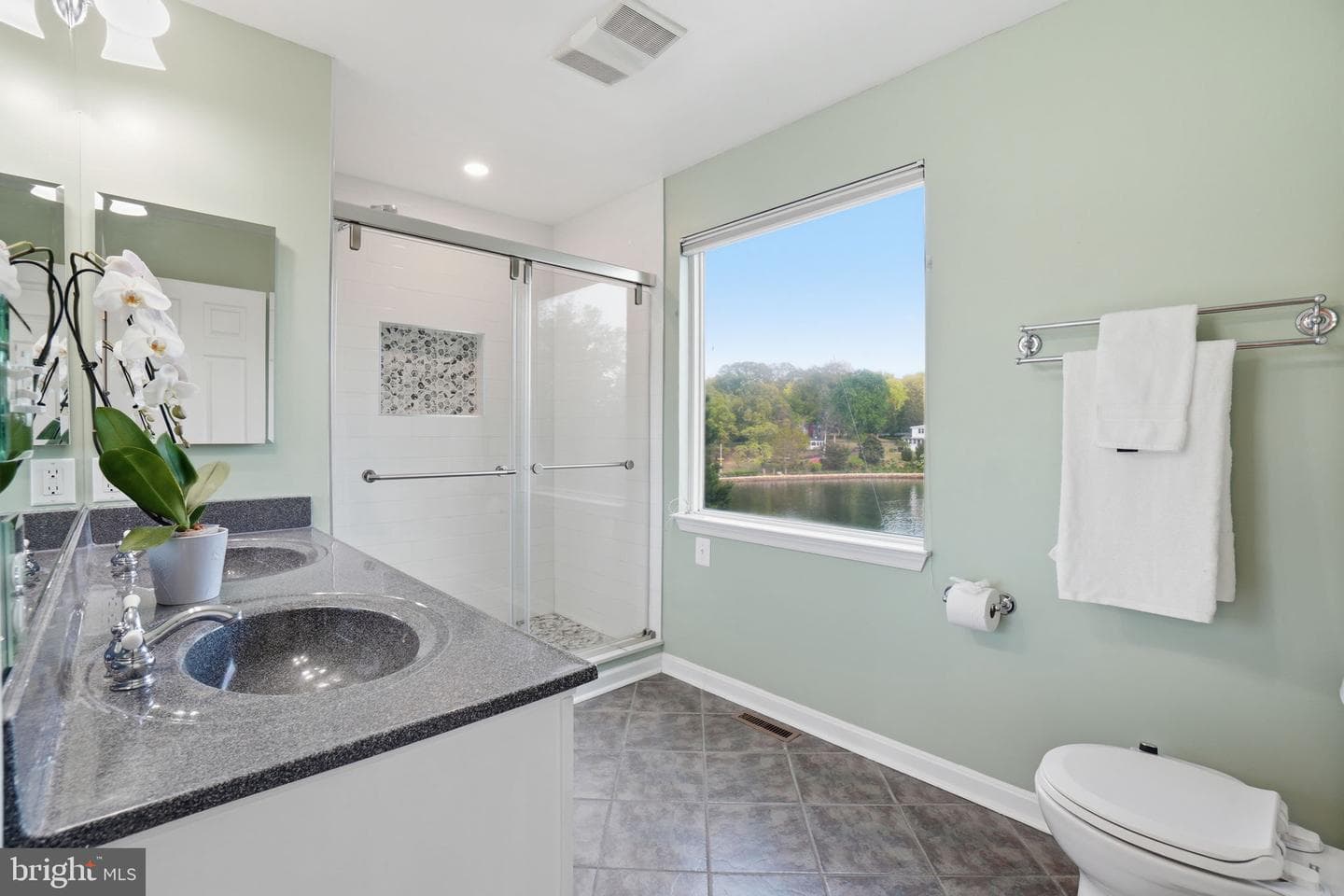 426 Riverside Drive photo 21