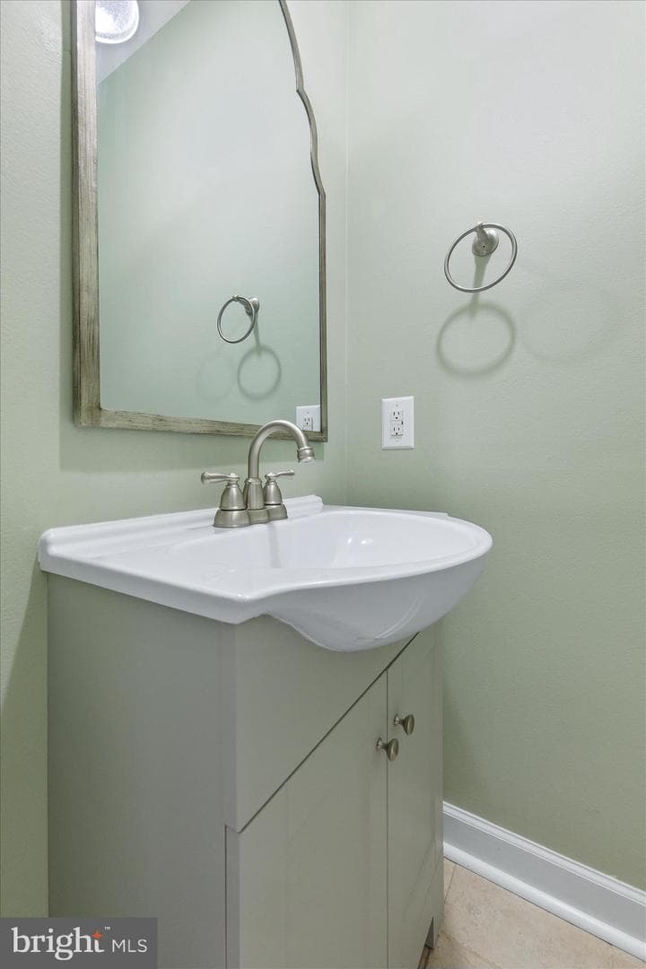1805 Disney Estates Circle photo 17