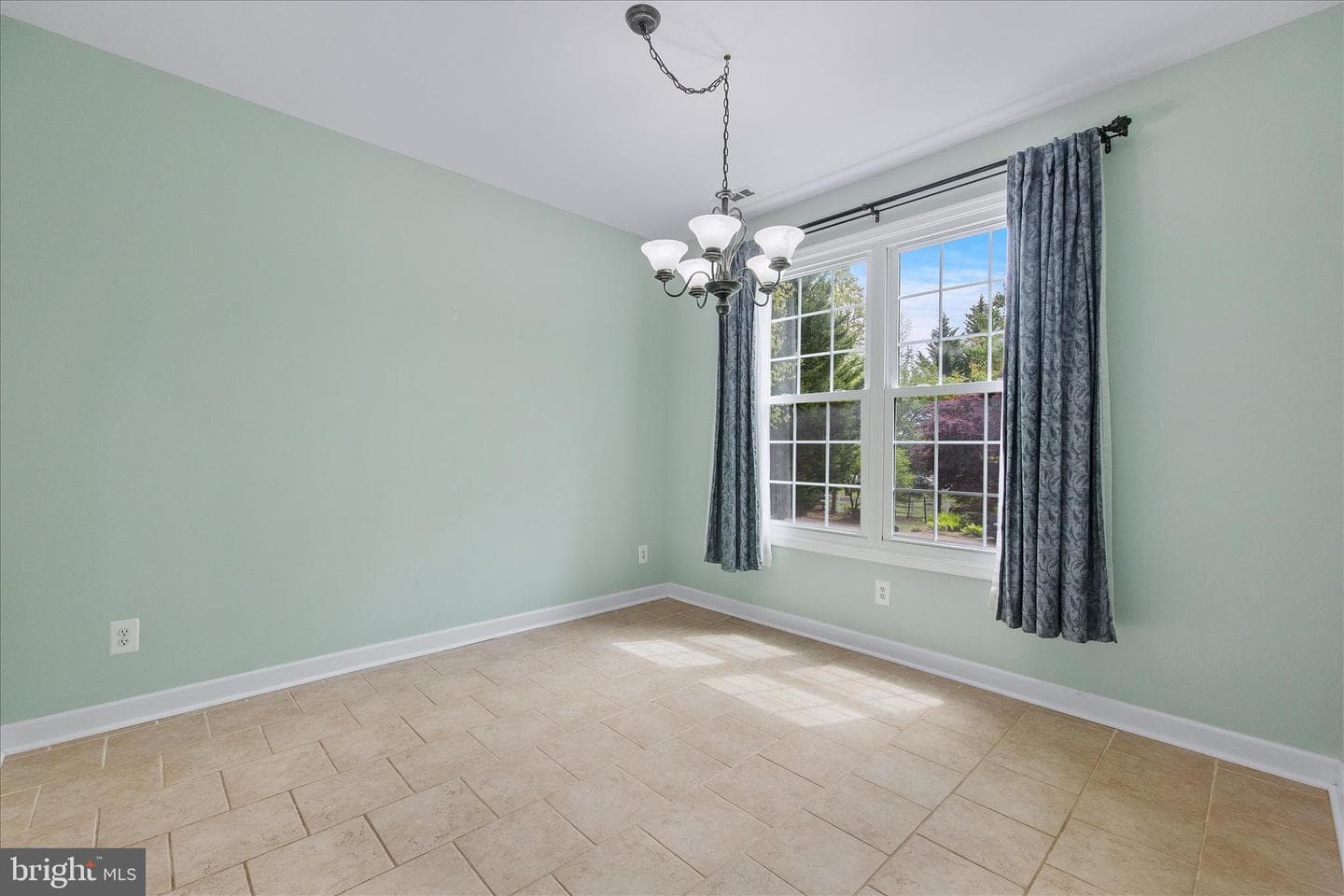 1805 Disney Estates Circle photo 8