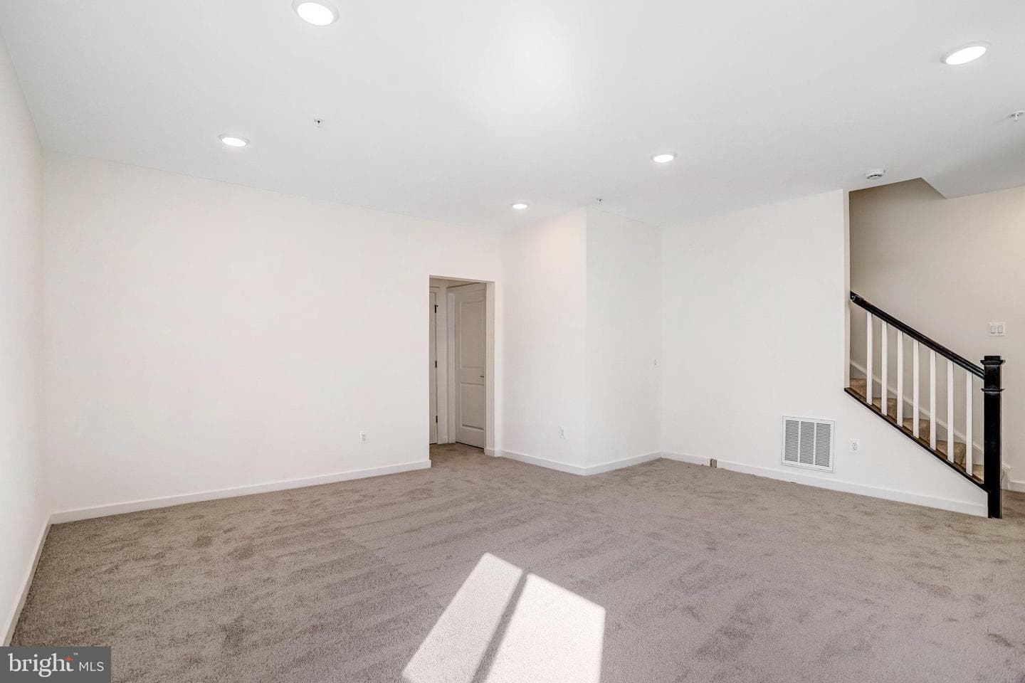 5737 Howard Drive photo 26
