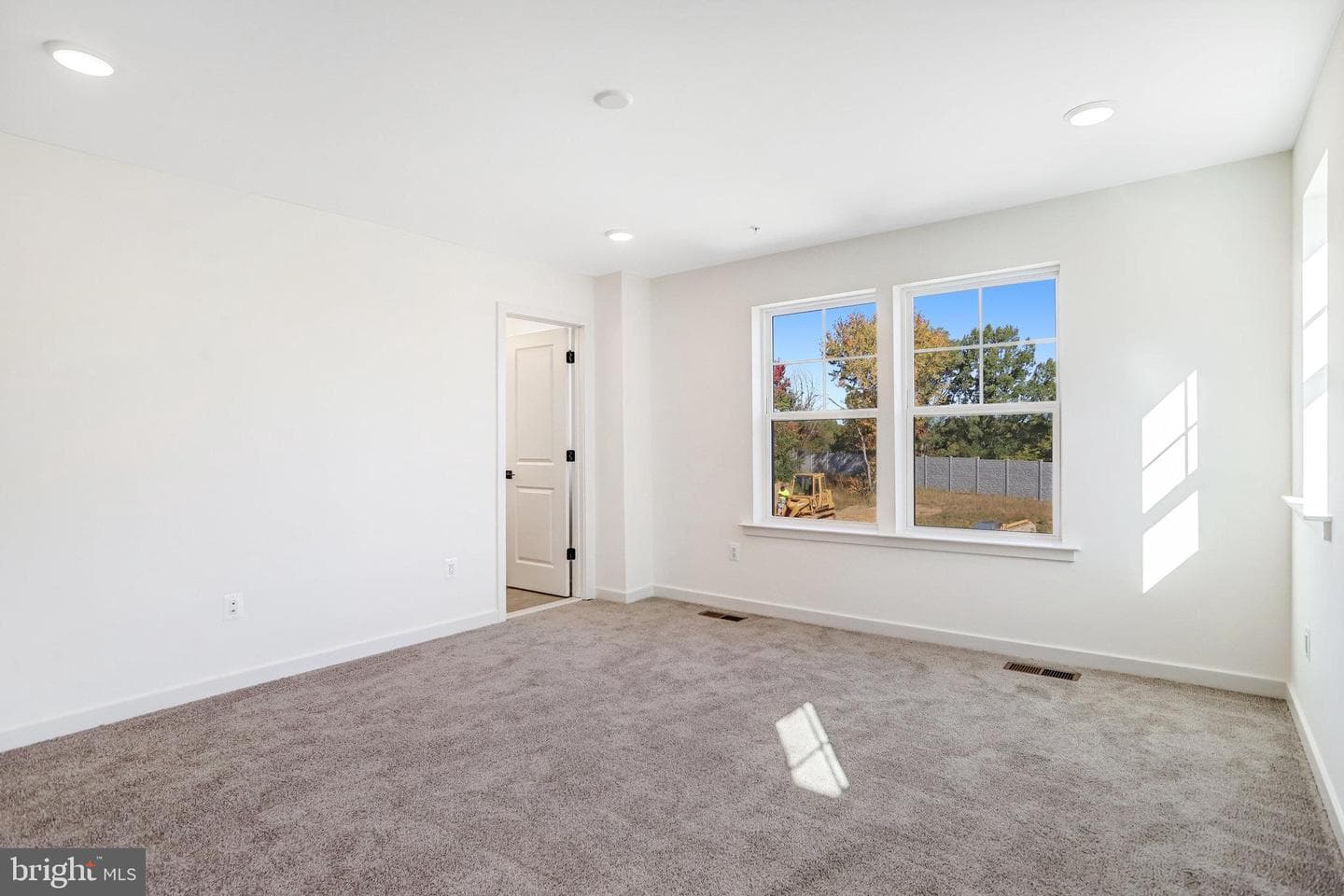 5737 Howard Drive photo 32