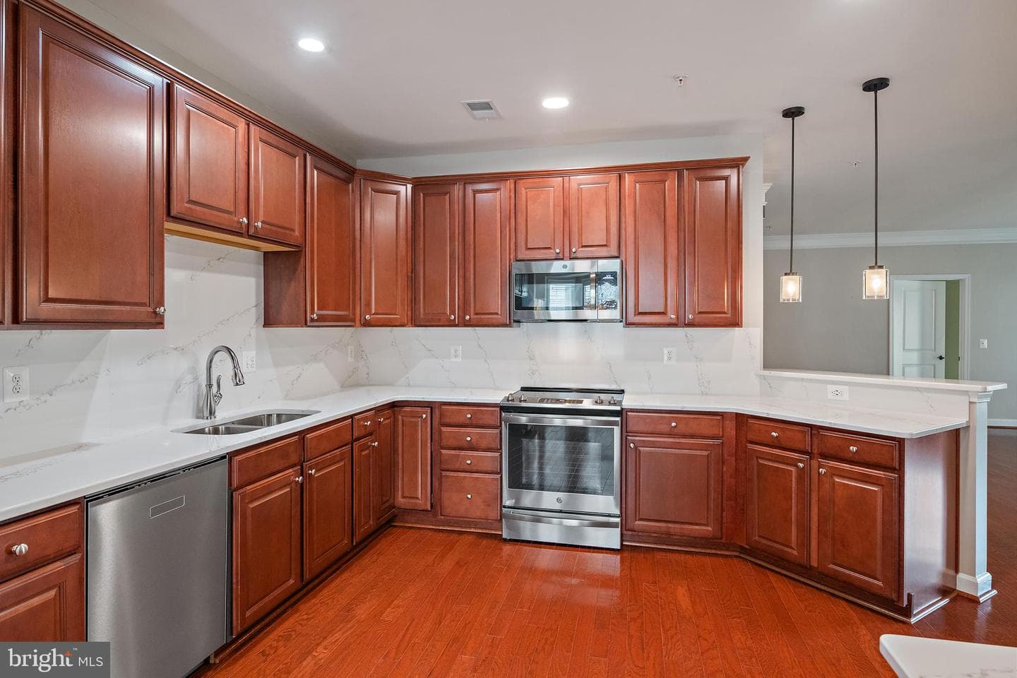 1523 Enyart Way #102 photo 17