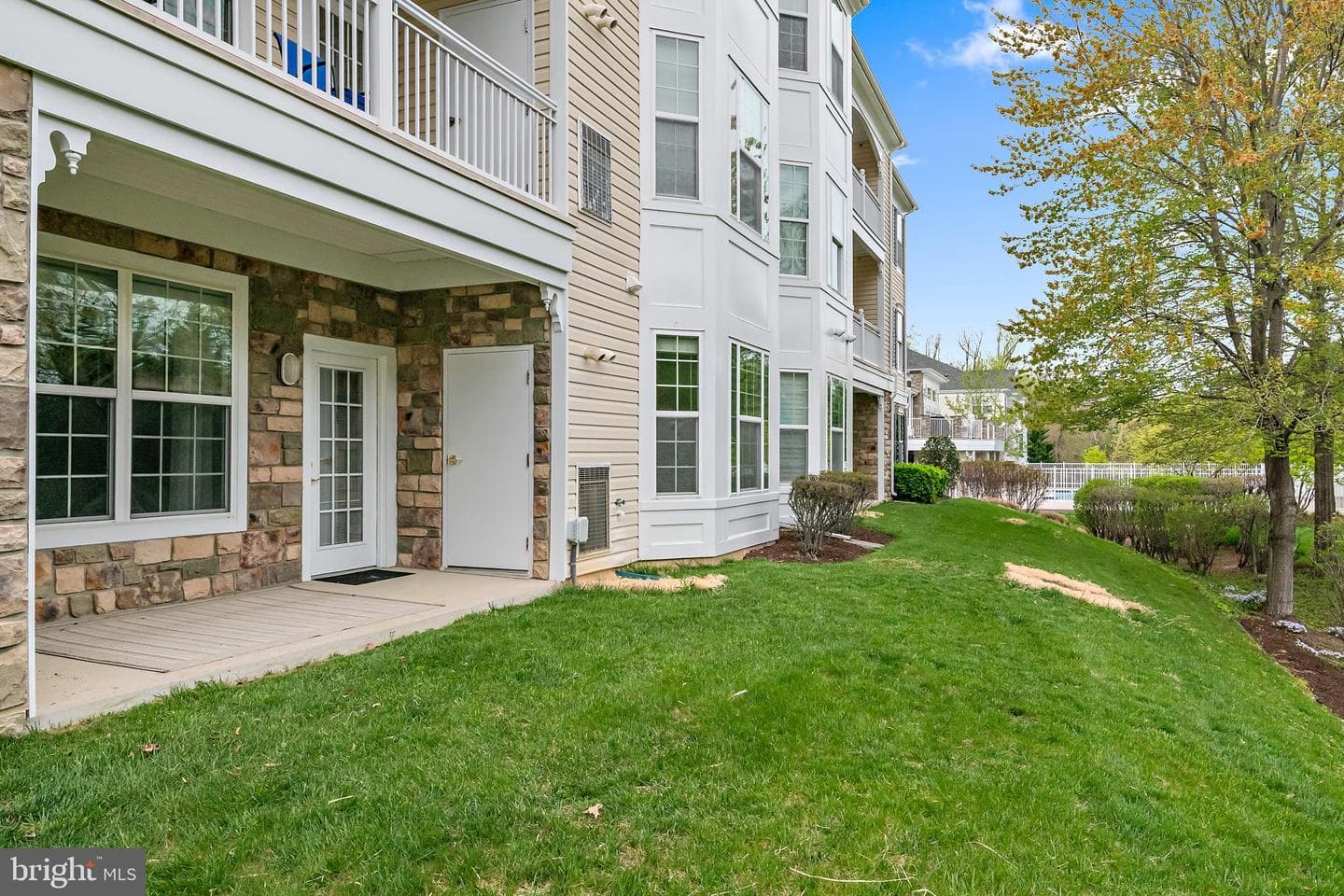 1523 Enyart Way #102 photo 39