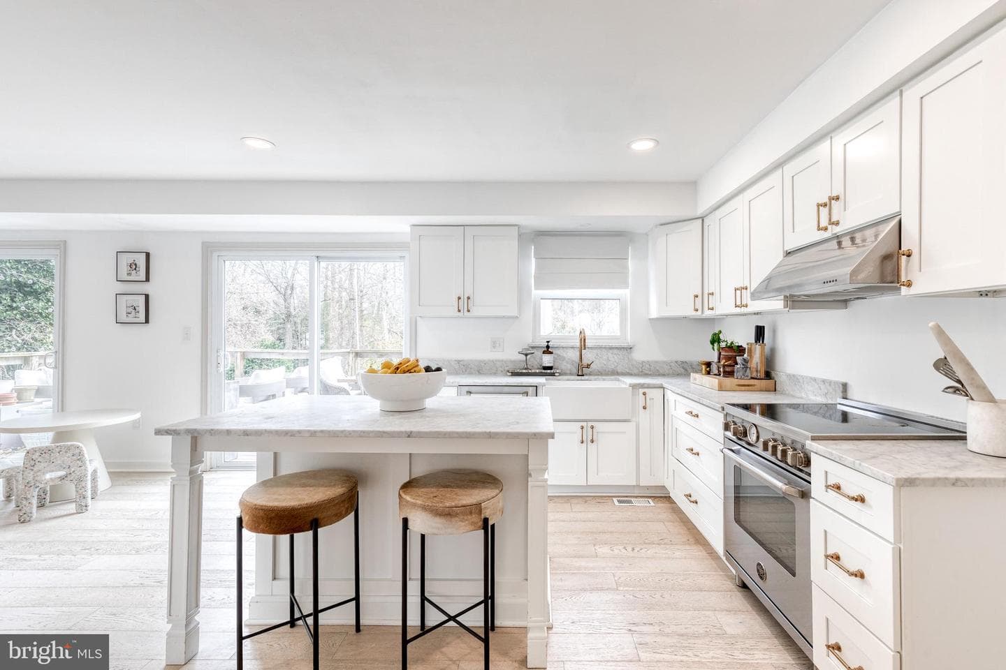 353 S Riverside Drive photo 10