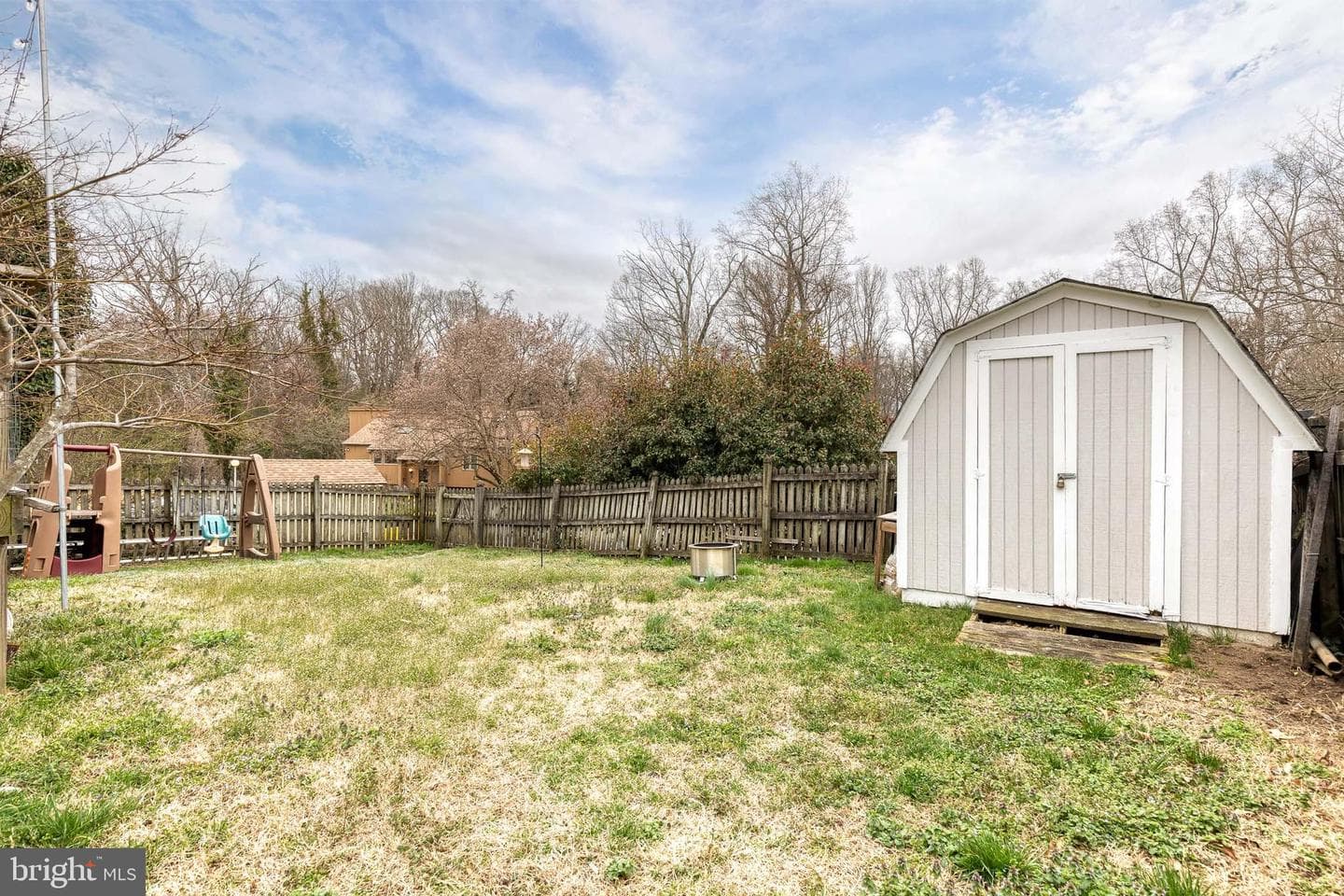 353 S Riverside Drive photo 31