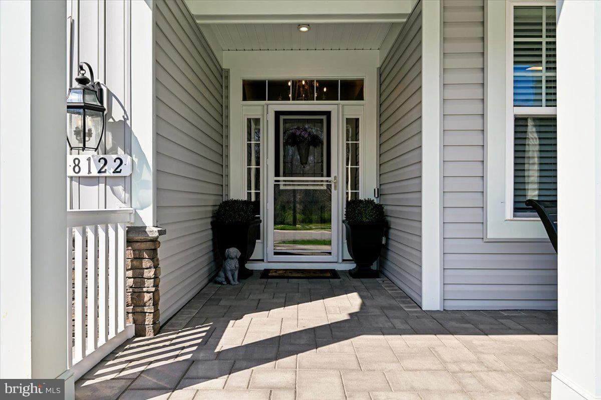 8122 Neidert Drive photo 4
