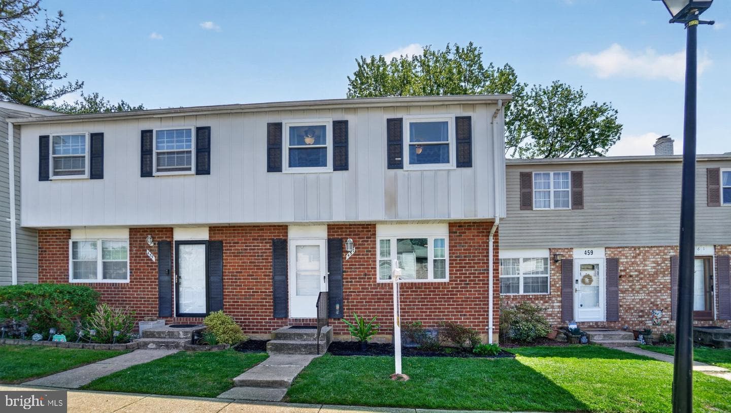 457 Mainview Court photo 2
