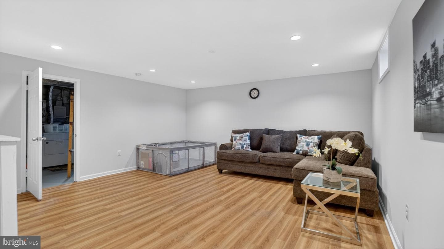 457 Mainview Court photo 30
